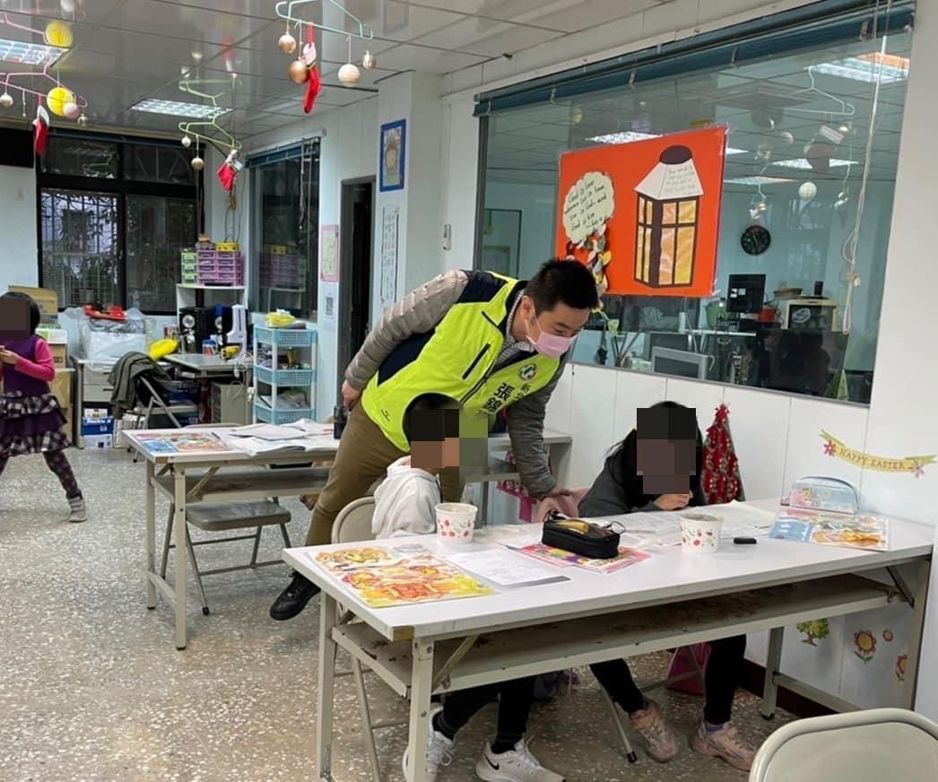 汐止一名小四男童的單親爸爸突然成為植物人家庭陷入困境,新北市議員張錦豪幫忙成立捐款專戶收到許多善心捐款。(翻攝自新北市議員張錦豪臉書)