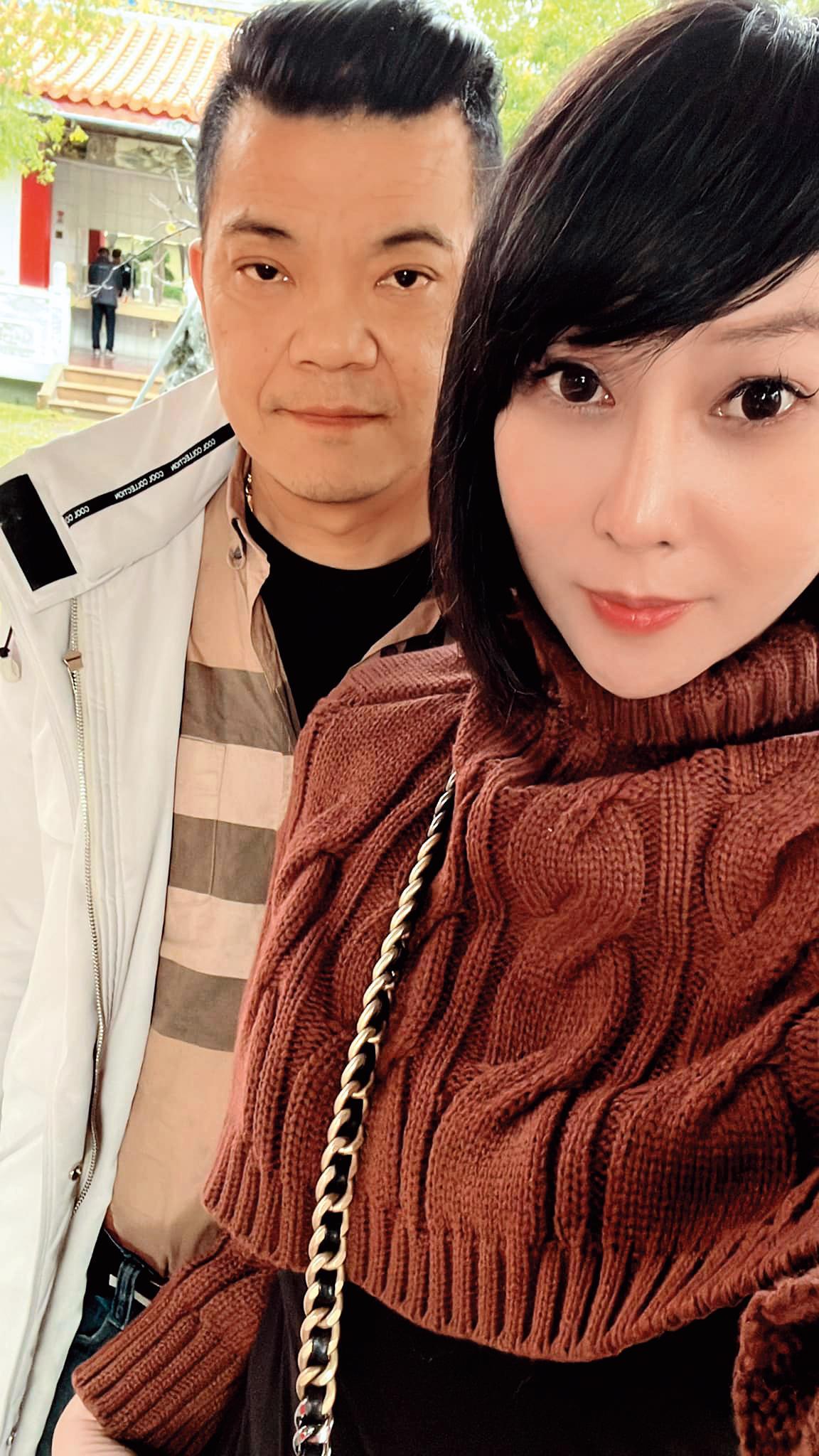 邱主任（右）與王三郎已經大方出雙入對，一度還傳出懷孕，但是後來沒有下文。（翻攝自王三郎來了臉書）