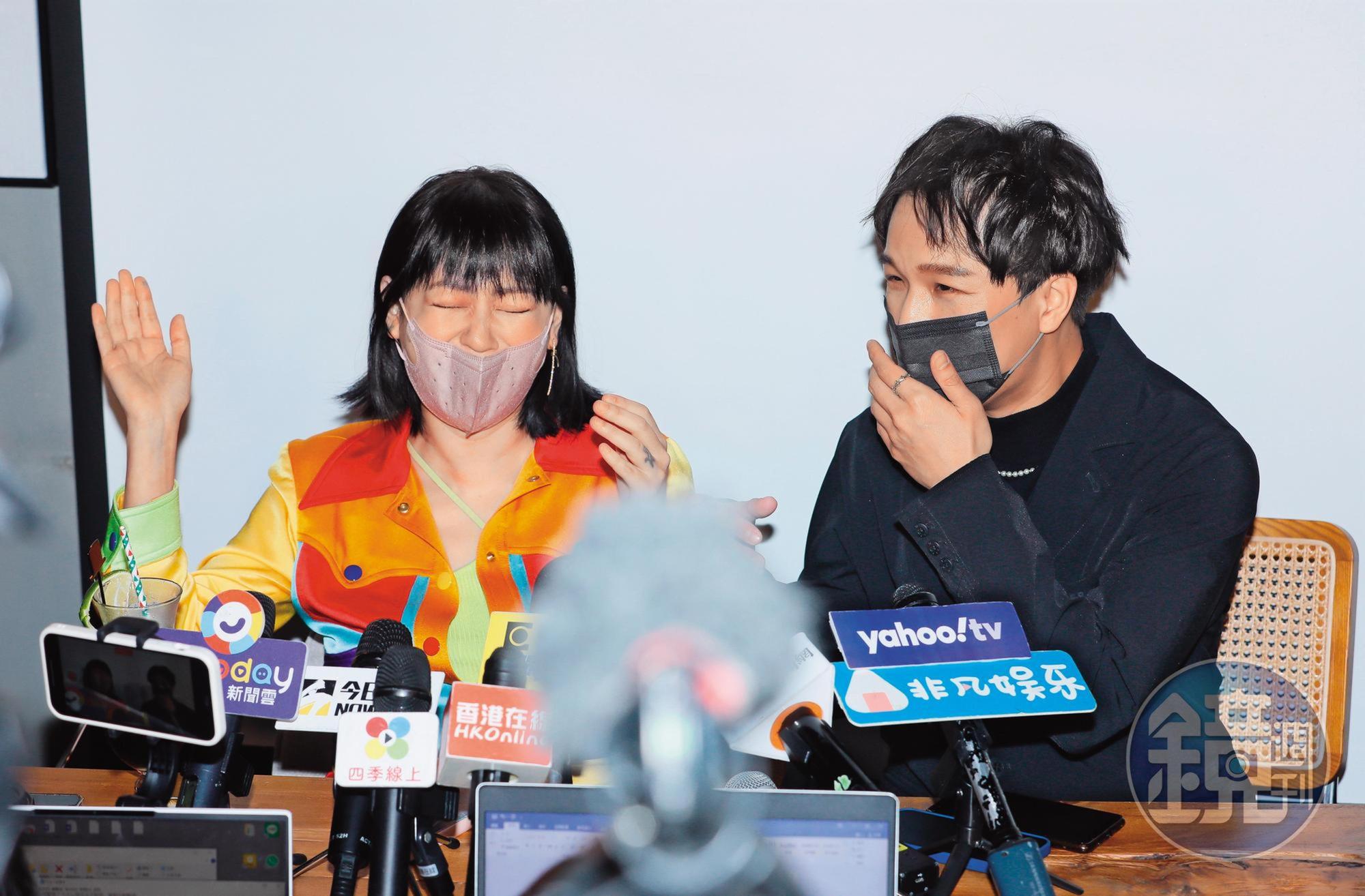 小S（左）與網紅派翠克（右）大聊床上生活，笑說這些年都靠抽屜的「玩具」自我安慰。是否要全聯公仔呢？（遞）