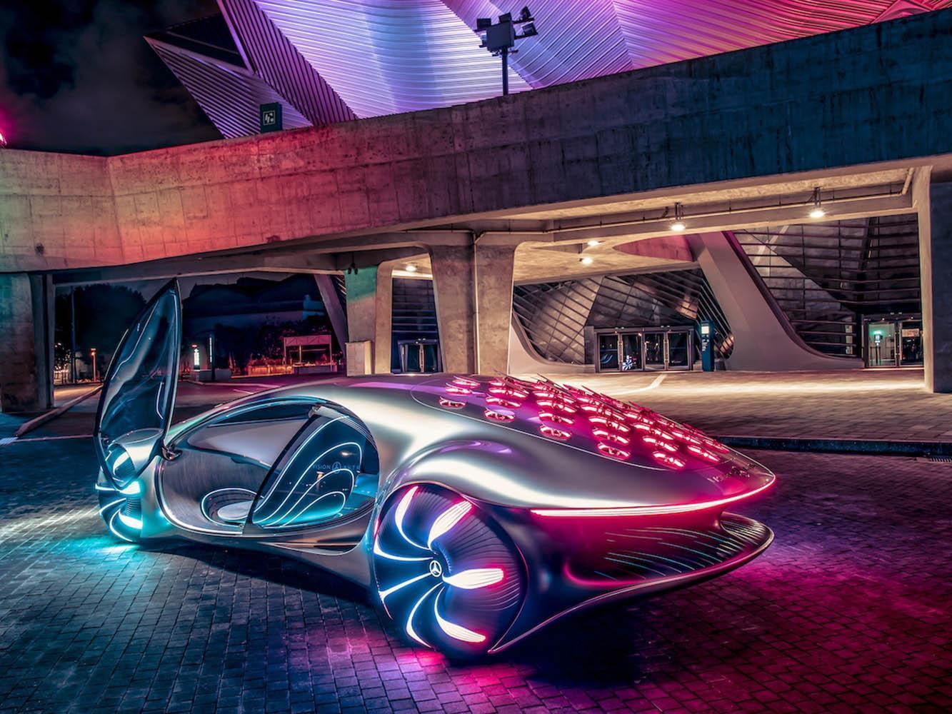 車背上有33片仿生鱗片，同時具備太陽能充電的作用。