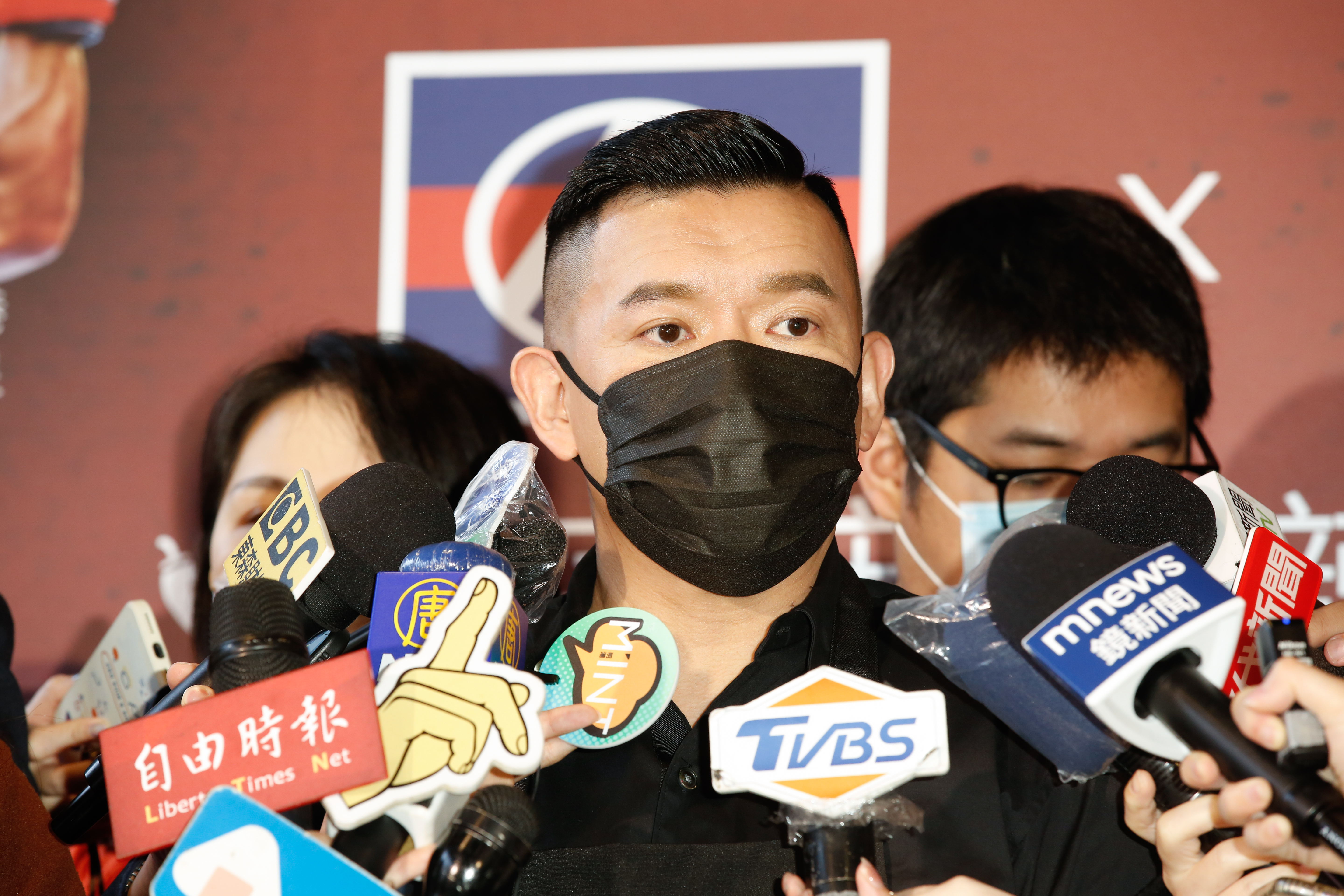杜汶澤在記者會上透露已領有台灣身份證，是台灣人。