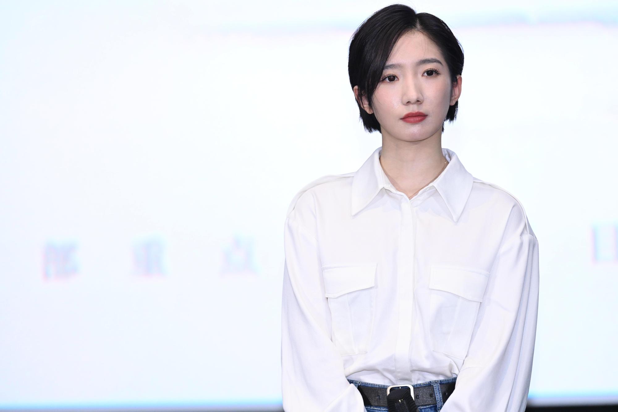 孟美岐神隱4個月,今出席電影《我心飛揚》首映。(翻攝玩ㄦ電影微博)