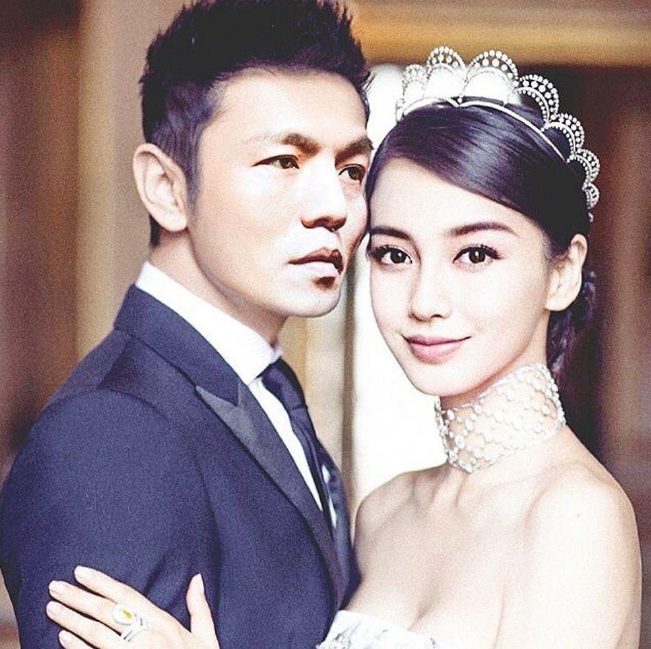 Angelababy（右）離婚恢單時，春風將黃曉明的頭P上自己的頭，以此示愛。（翻攝自春風IG）