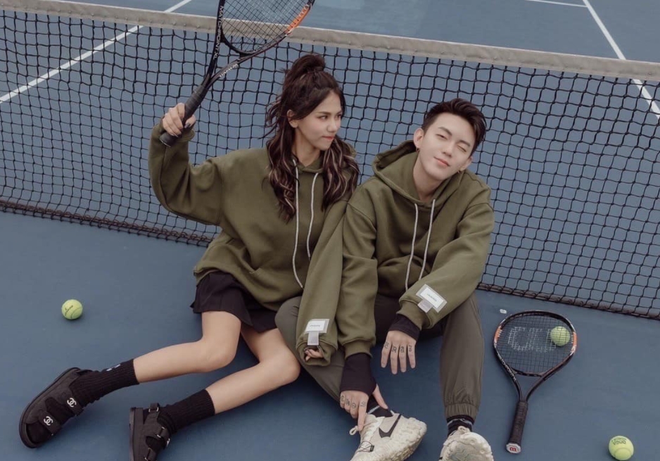 蕾菈（左）再婚的消息近日引來酸民批評，她在臉書霸氣反擊。（翻攝自蕾菈臉書）