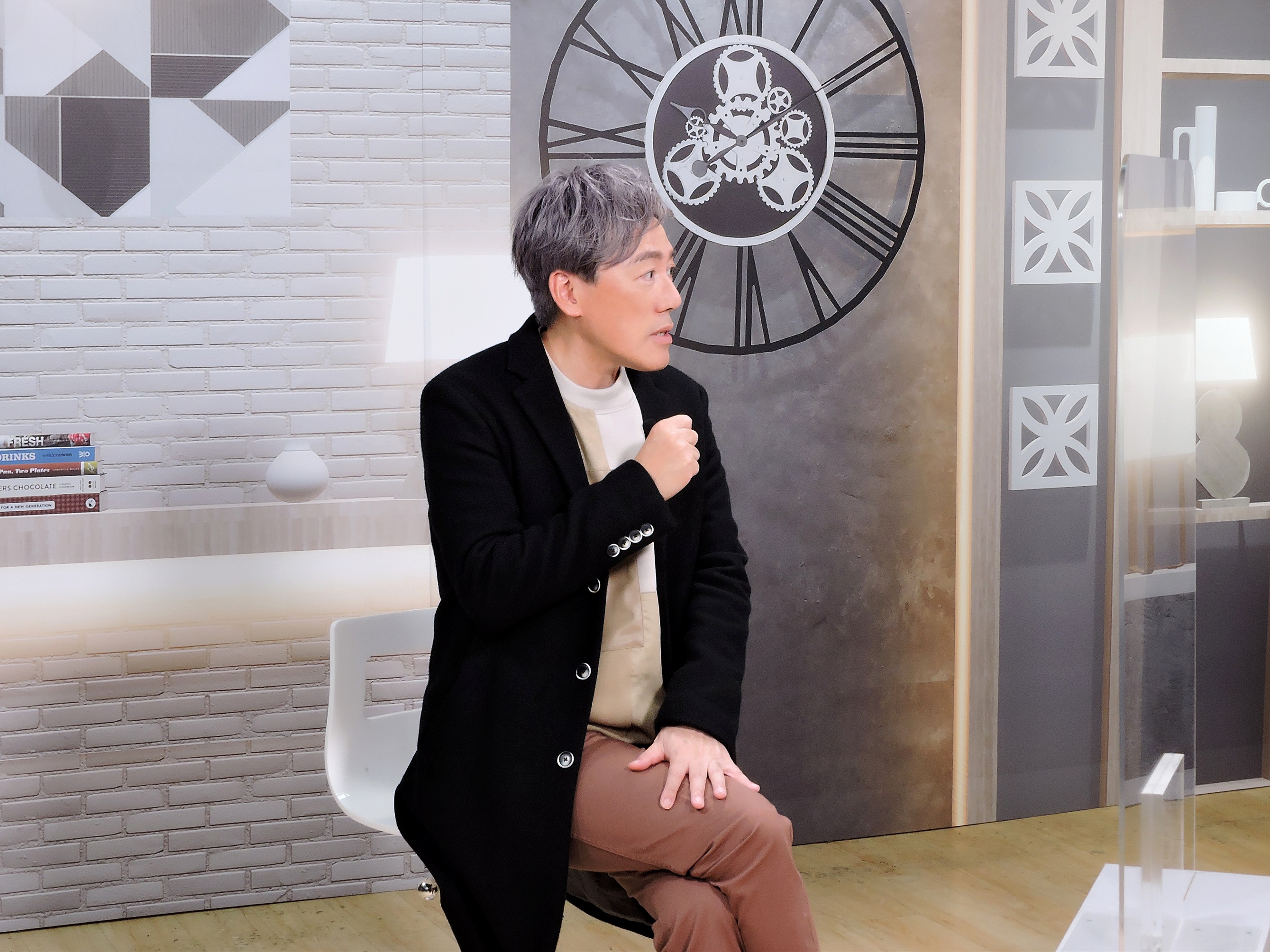張宇（左）分享自己多年來的心路歷程。（東森提供）