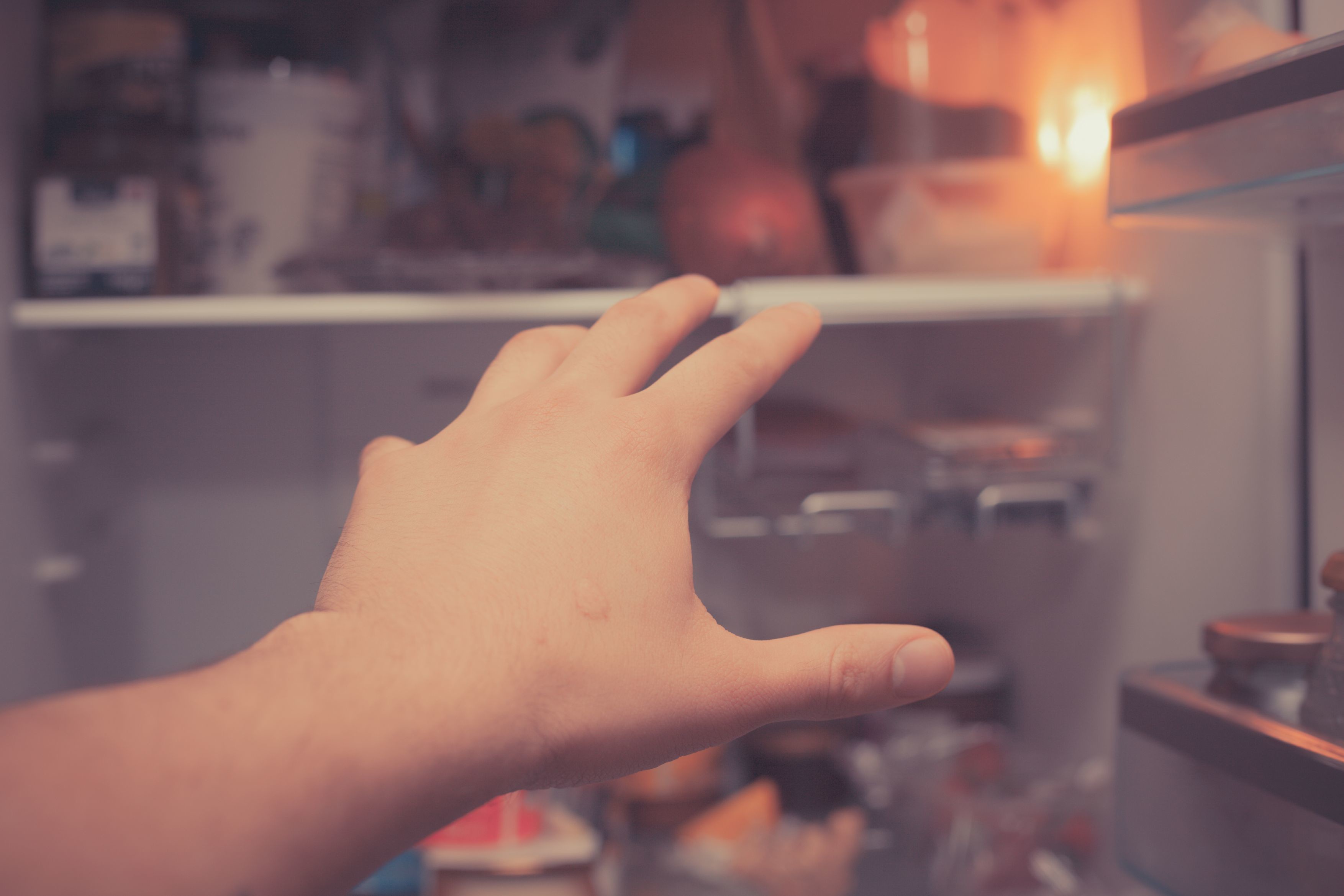 有名媳婦在臉書社團po文抱怨，婆婆要求她在回娘家前，得先準備煮好4天的飯菜才行，結果回家後發現冰箱內的食物幾乎「原封不動」。（東方IC）