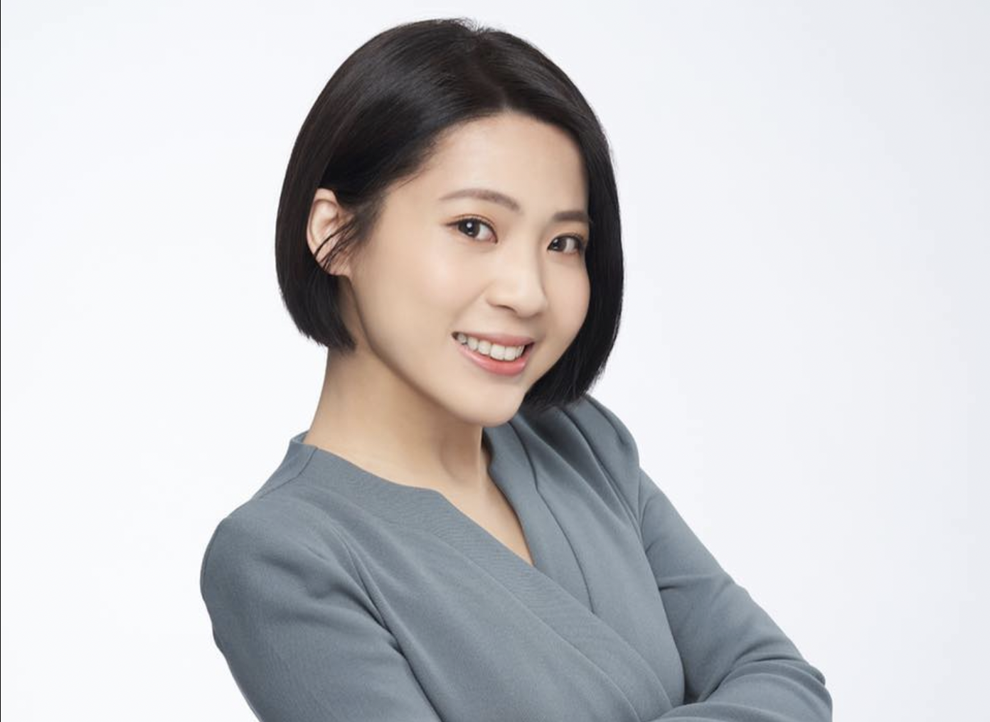 徐巧芯表示，就算被譏說自己有張大餅臉，但她有自信說那是滿滿的膠原蛋白。（翻攝自徐巧芯臉書）