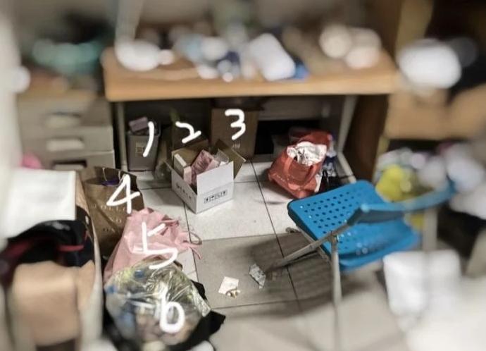 女大生抱怨室友一整個學期都不丟垃圾，房間照片曝光後引起網路熱議。（翻攝Dcard）