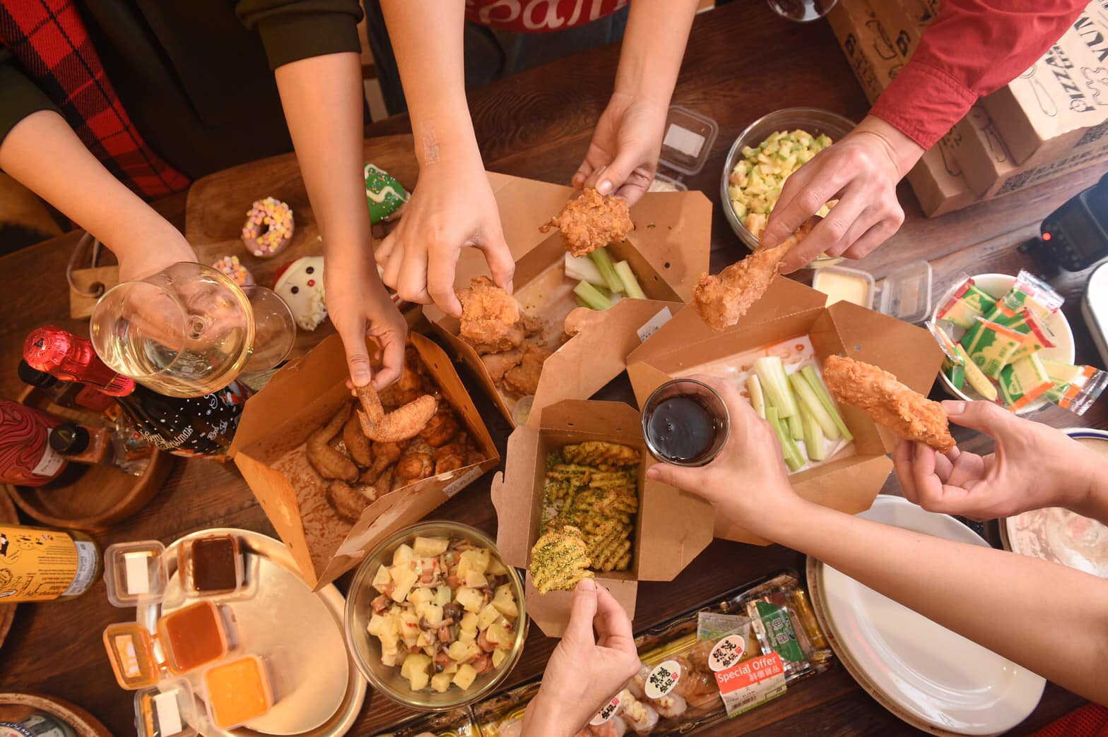 炸雞、漢堡和薯條等派對食物，是大忙人的辦趴神救援。