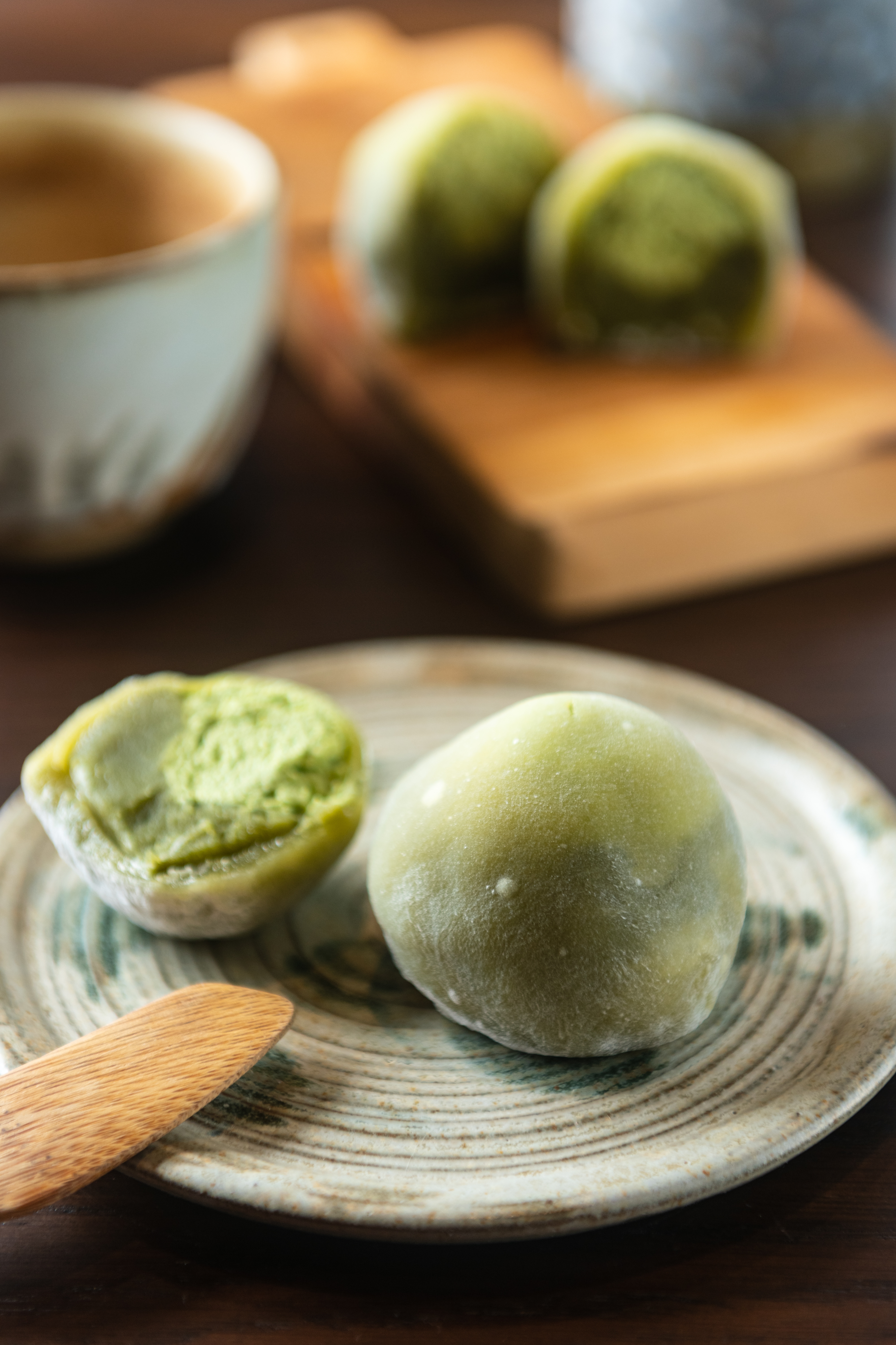「特濃抹茶大福」濃厚的鮮奶油軟化抹茶苦澀，只留清新的尾韻。（120元／顆）