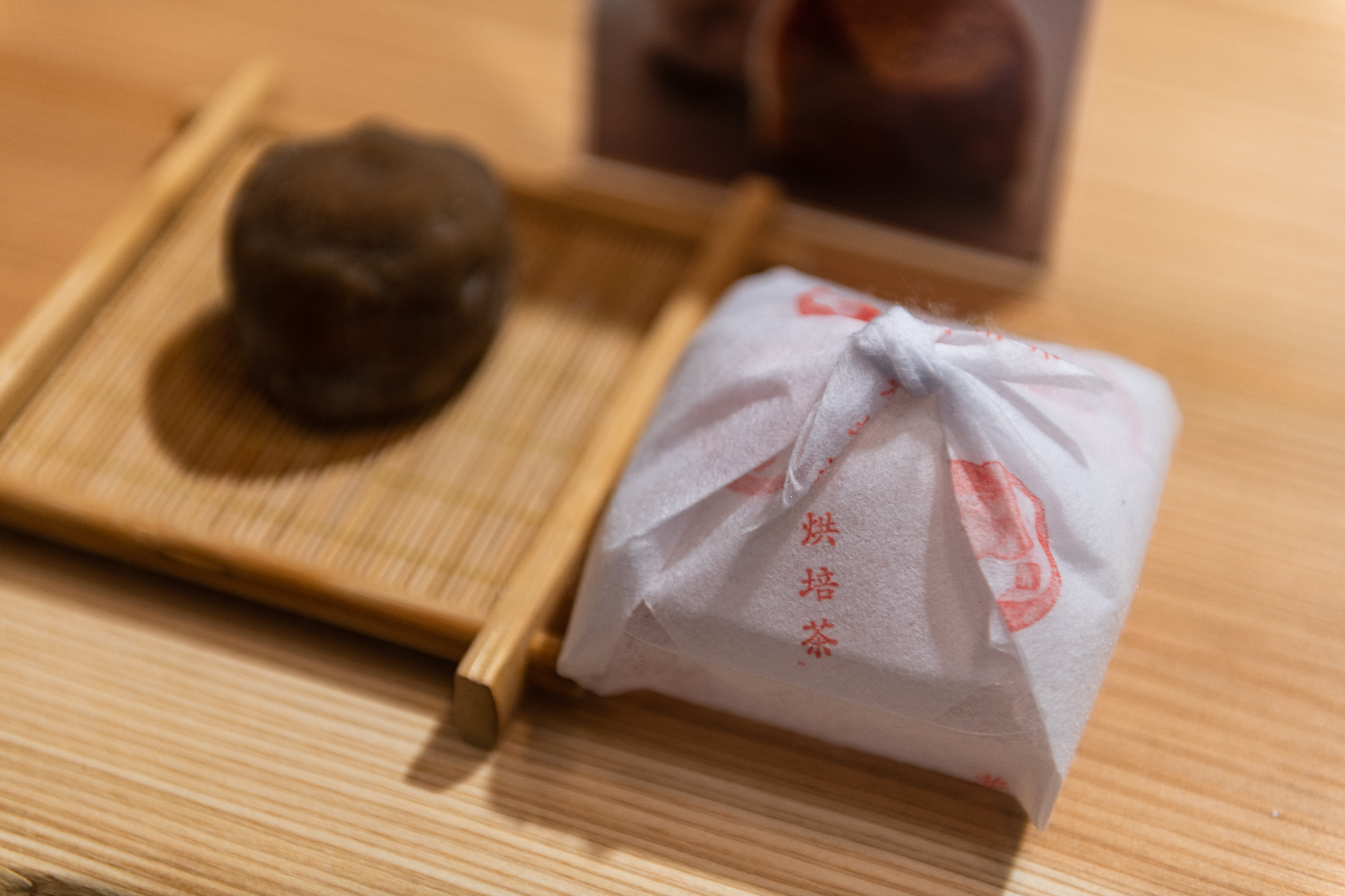 大福包裝有如風呂敷，都是原健介一個個手工綁好的。