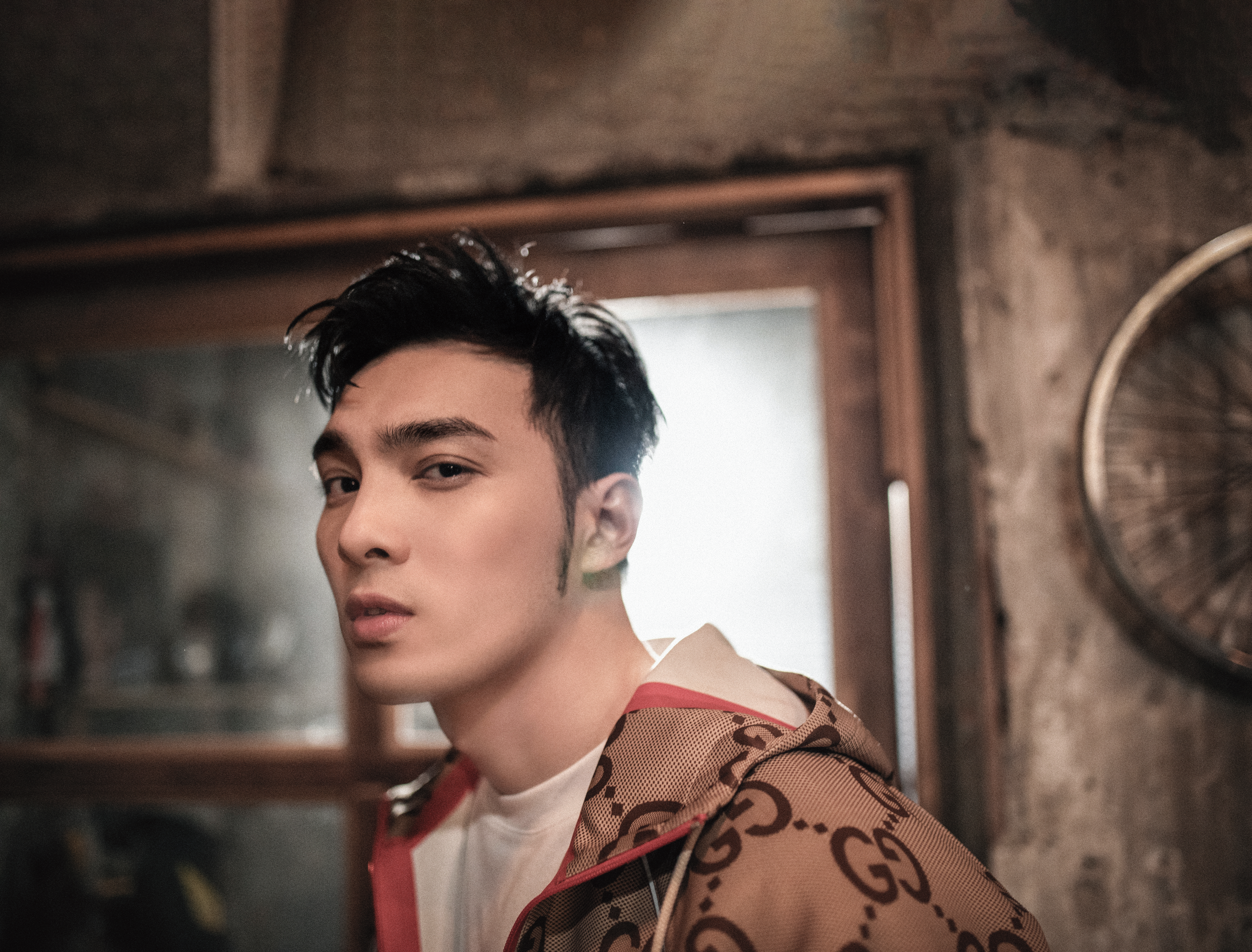 玩狼人殺與唱歌的他，模樣大不相同。黃偉晉說，當中唯一共通的，是他的真心。