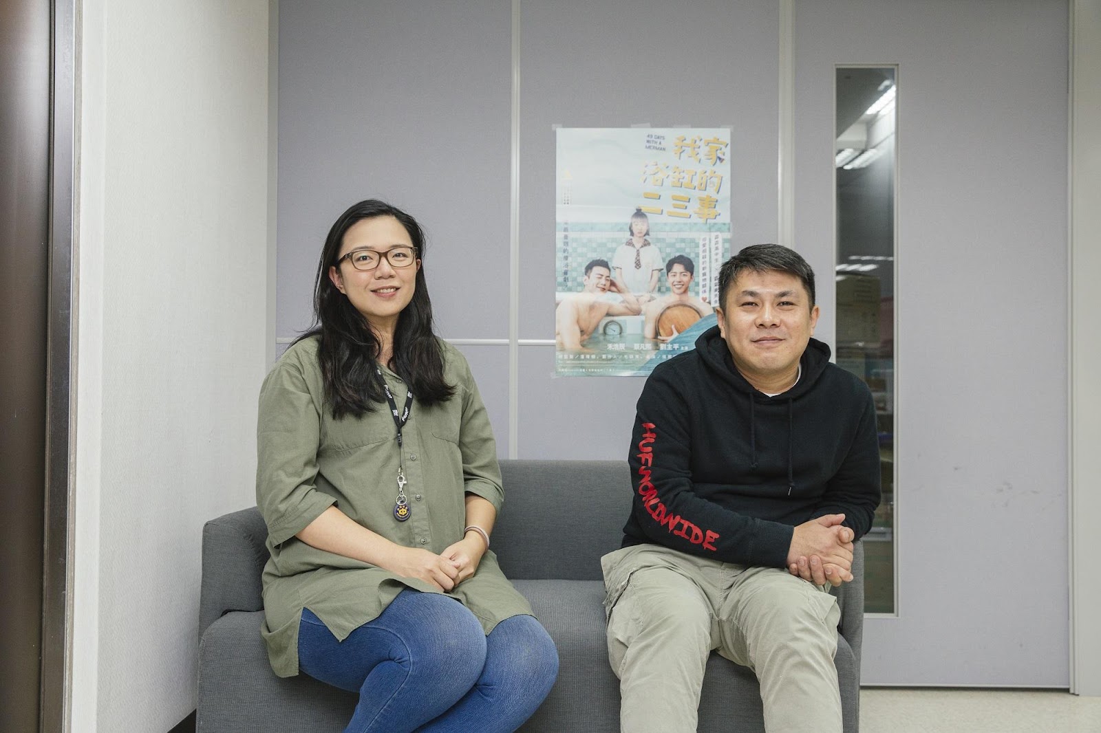 製作人毛穎潔(左)邀請資深攝影張熙明(右)擔任喜劇導演。