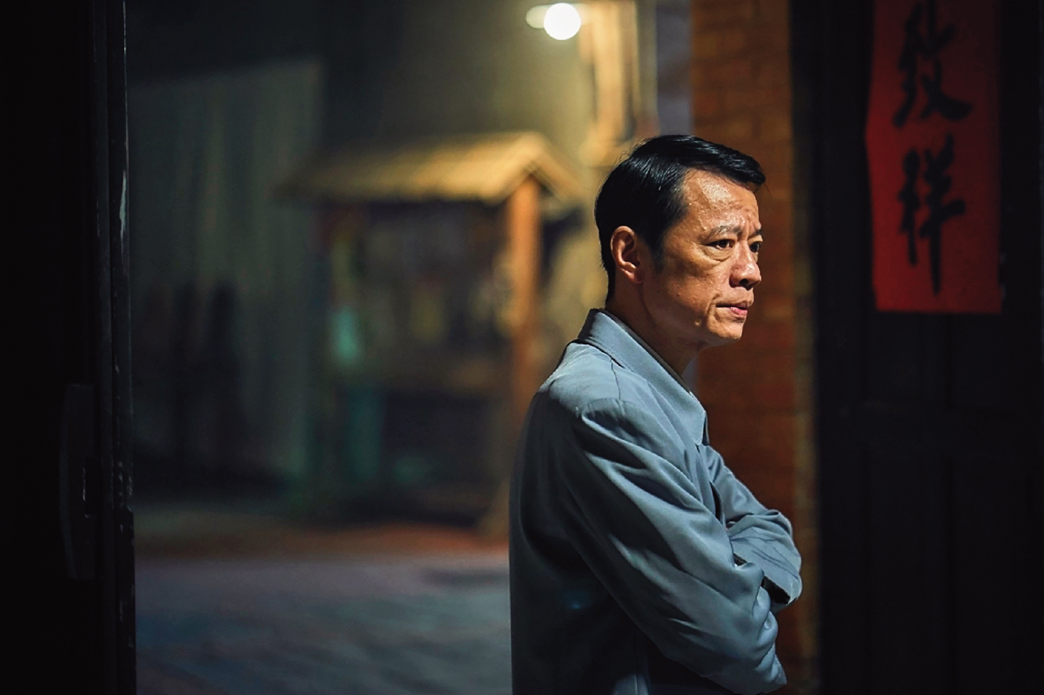 吳朋奉曾拿下金鐘獎、金馬獎與台北電影節等獎項，有「三金影帝」稱號；二〇二〇年五月因心肌梗塞猝逝，留給眾人無限懷念。（公視提供）