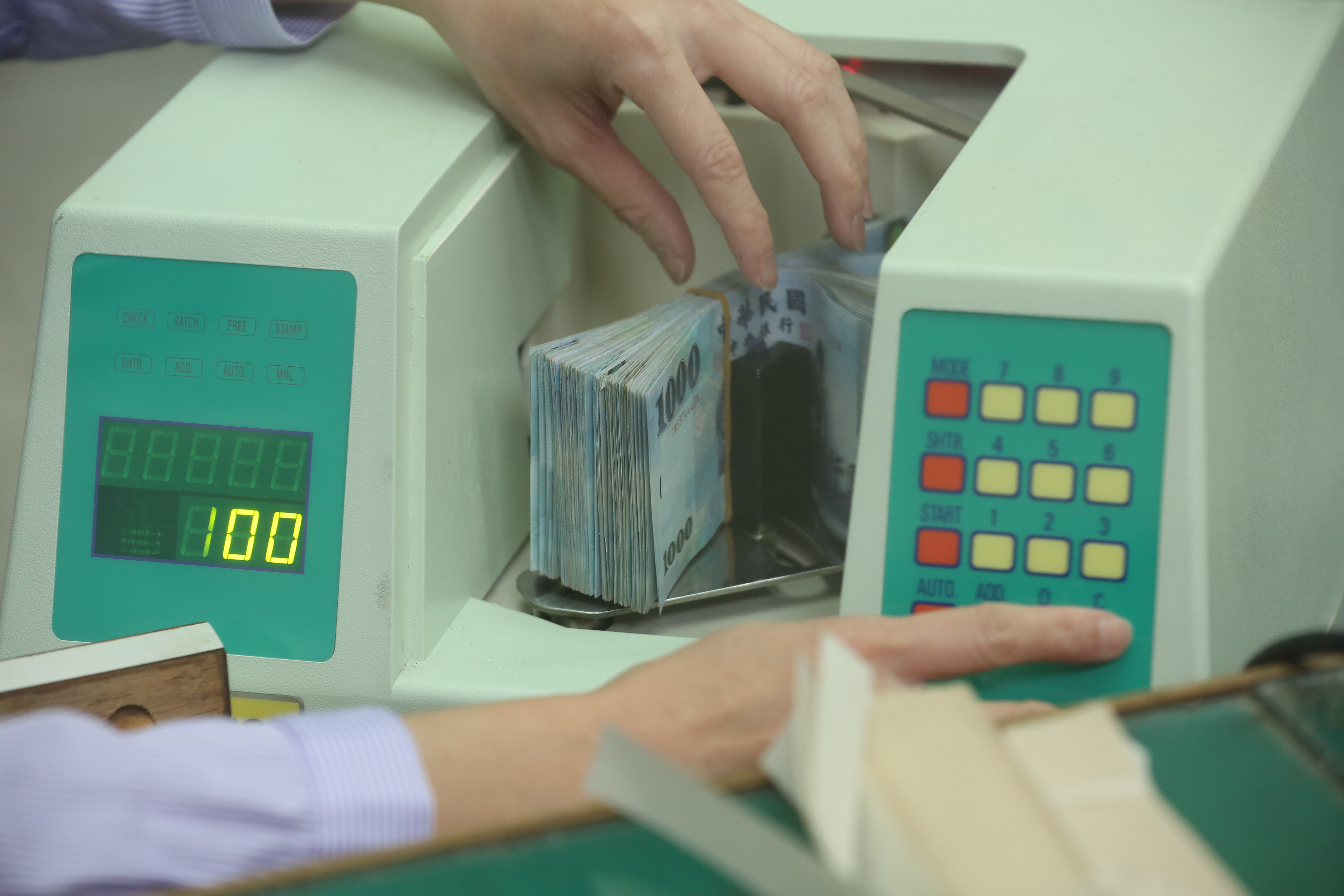 受到戰爭不確定因素的影響，台幣匯率在短期內恐難回升。