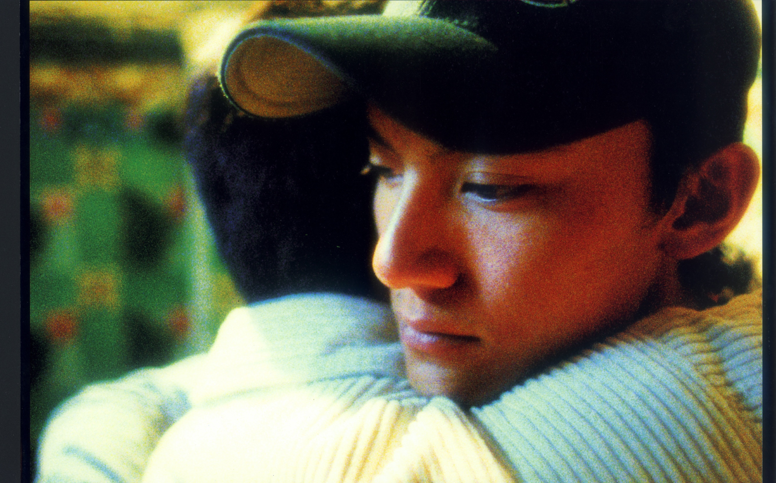 張震年少天真的氣息帶給深陷苦戀的梁朝偉些許溫暖和安慰。（CATCHPLAY提供）