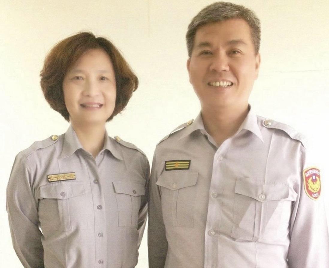 北市警局少年隊長邱子珍被檢舉濫用公積金，方仰寧展現力挺妻子的態度。（翻攝邱子珍臉書）