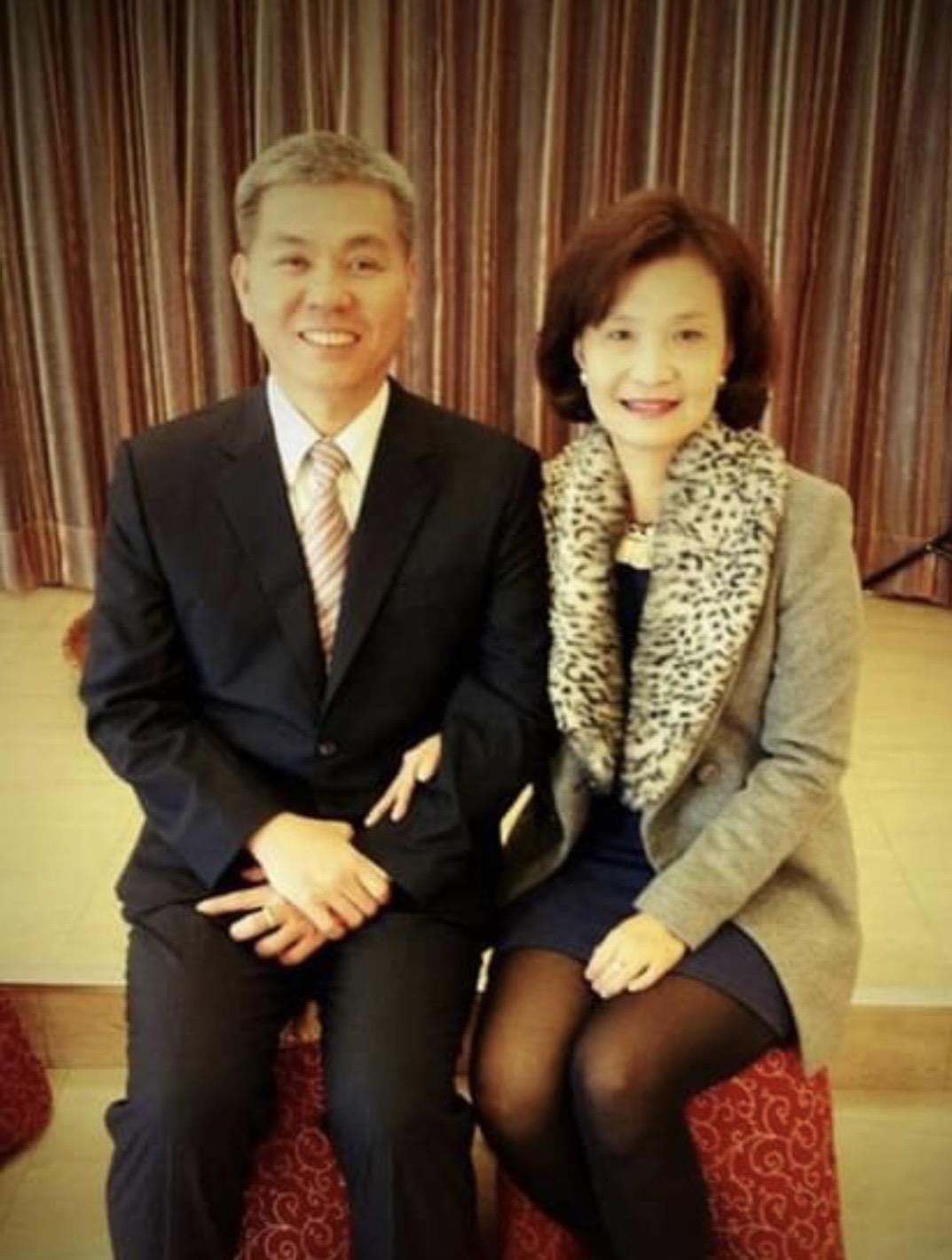 方仰寧和邱子珍是警大50期同學，夫妻鶼鰈情深、羨煞眾人。（翻攝邱子珍臉書）