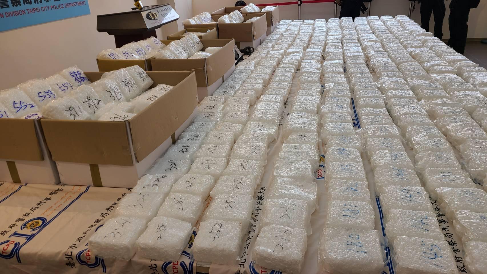警查獲720公斤毒品。(翻攝畫面)