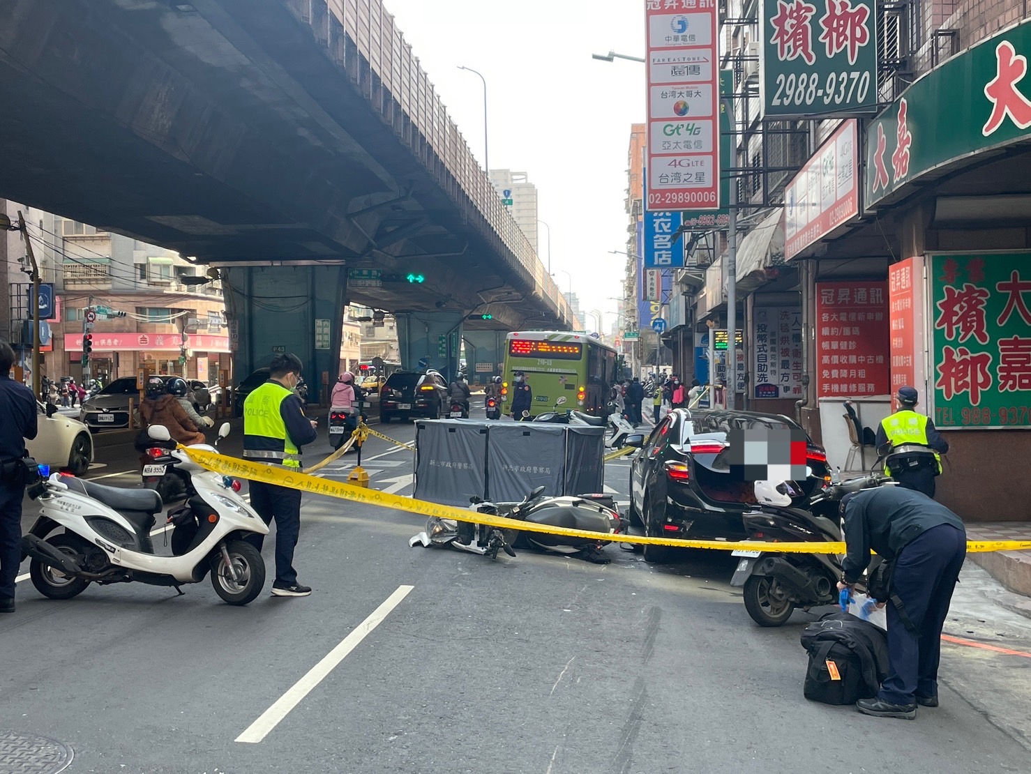 林姓白牌計程車司機亂開車門，害一條無辜生命枉死。（警方提供）