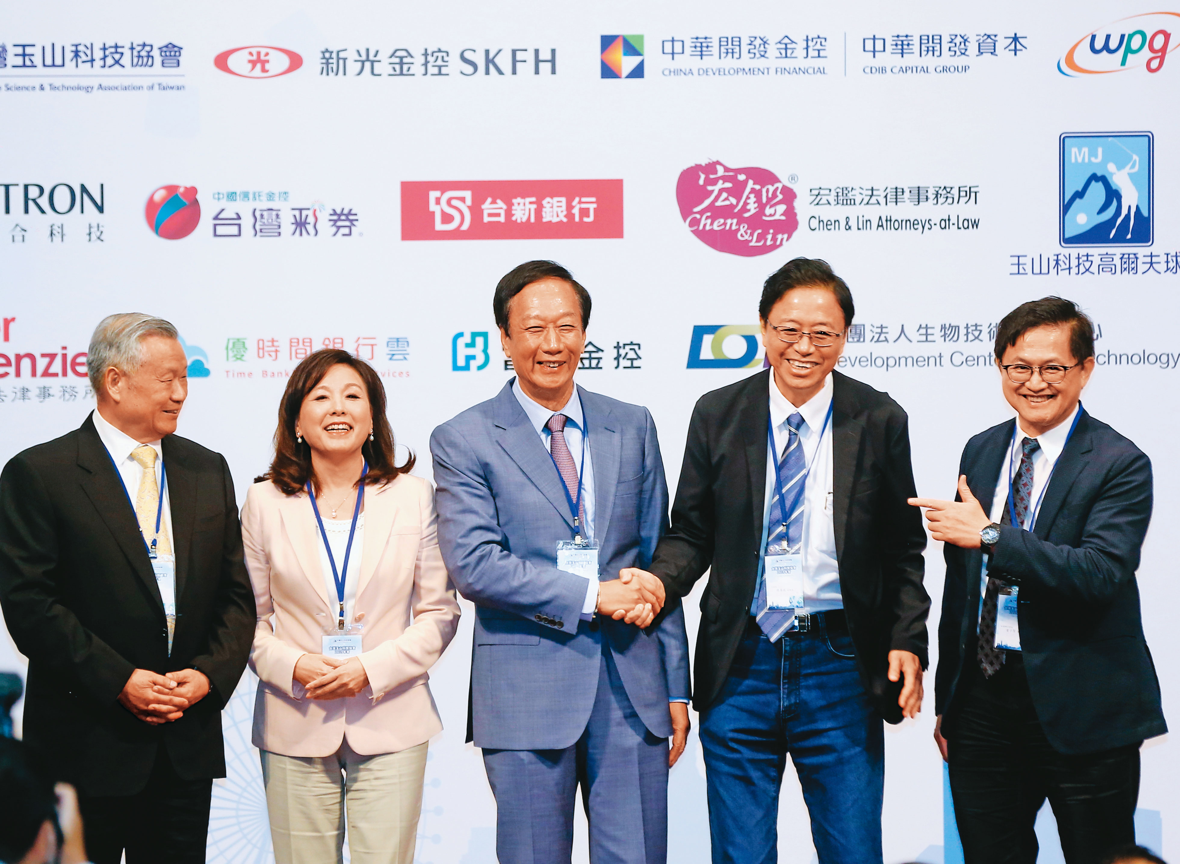 台灣玉山科技協會會員掌握台灣28兆元產值，鴻海集團創辦人郭台銘也是創始會員。