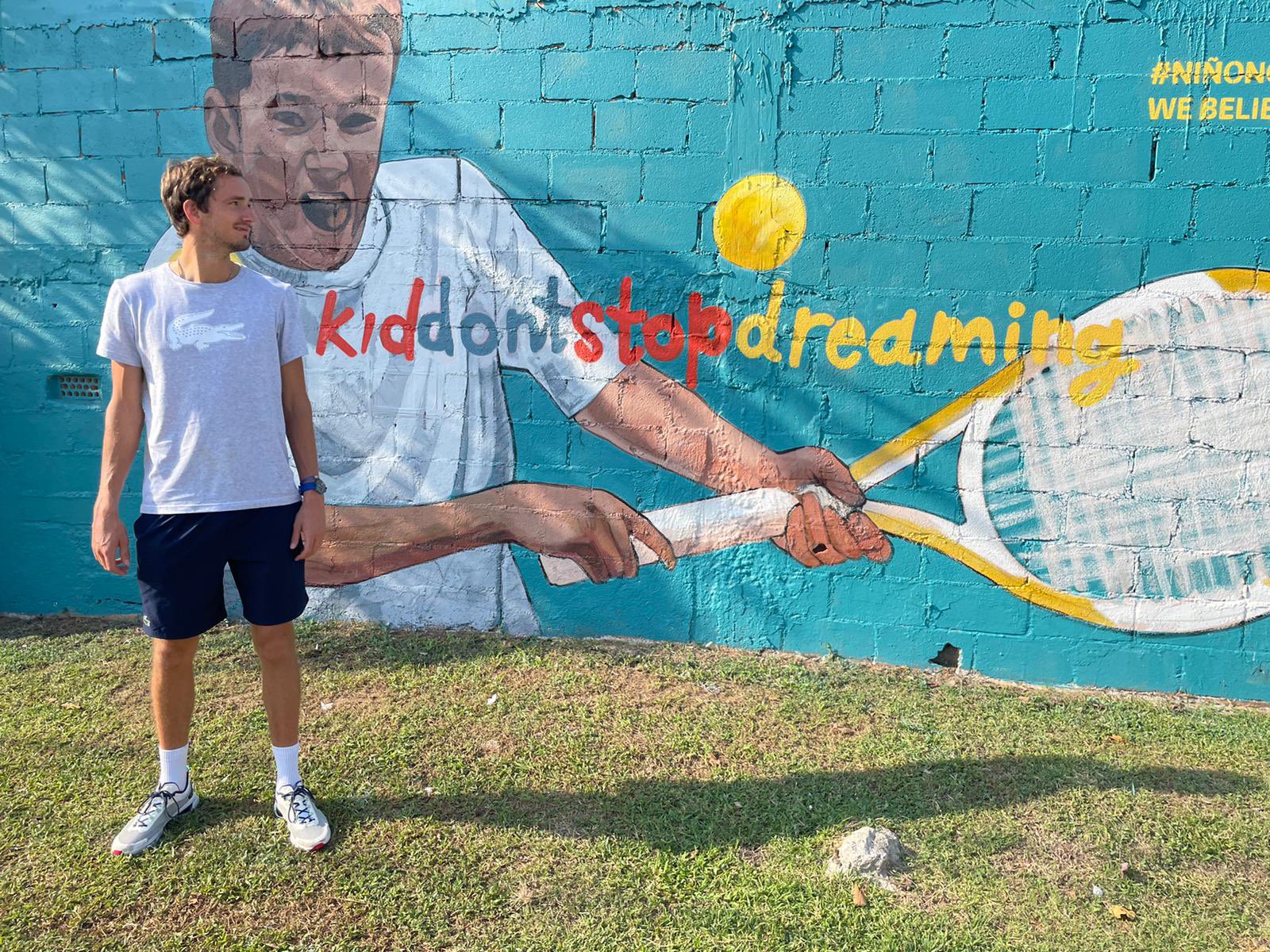 梅德韋傑夫呼籲世界和平，因為每個孩子都不應停止夢想。（翻攝Daniil Medvedev IG）