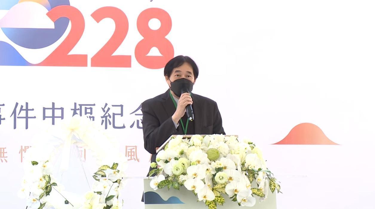 二二八受難者後代高兆弘先生表示,「不知道受難者家屬付的稅金要拿來維護紀念堂,是情何以堪?」(翻攝自總統府YouTube)