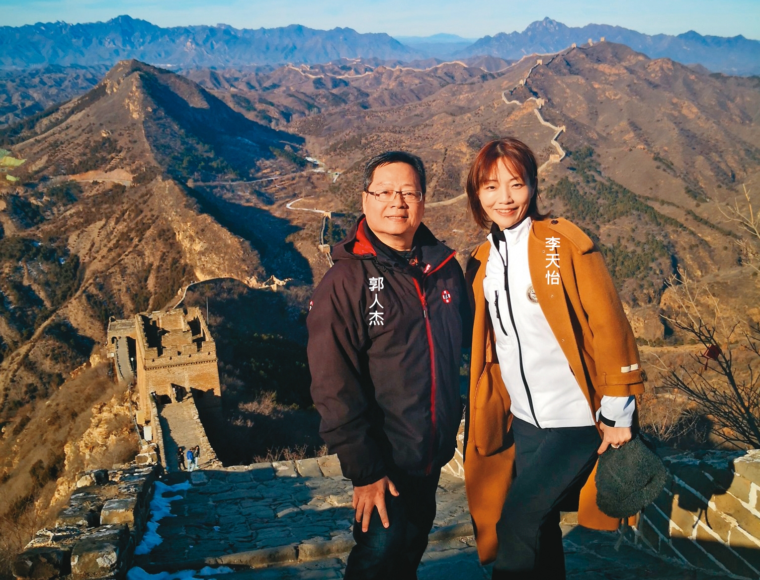 李天怡與丈夫郭人杰都是知名媒體人,夫妻倆因協助頑皮世界引進動物不成,涉嫌詐欺及背信罪。(翻攝郭人杰臉書)