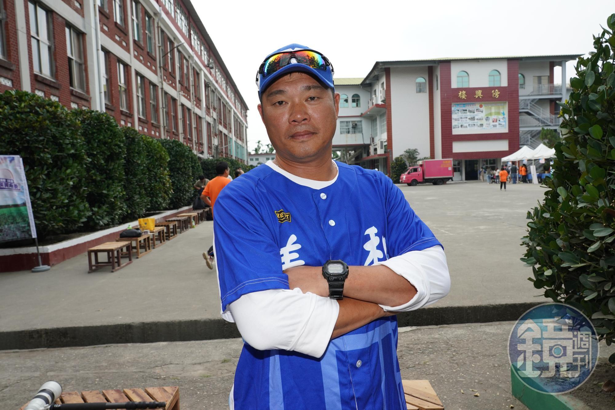 前兄弟象總教練陳瑞振出身美和中學，也是洪一中班底，被鎖定加入台鋼雄鷹教練團。