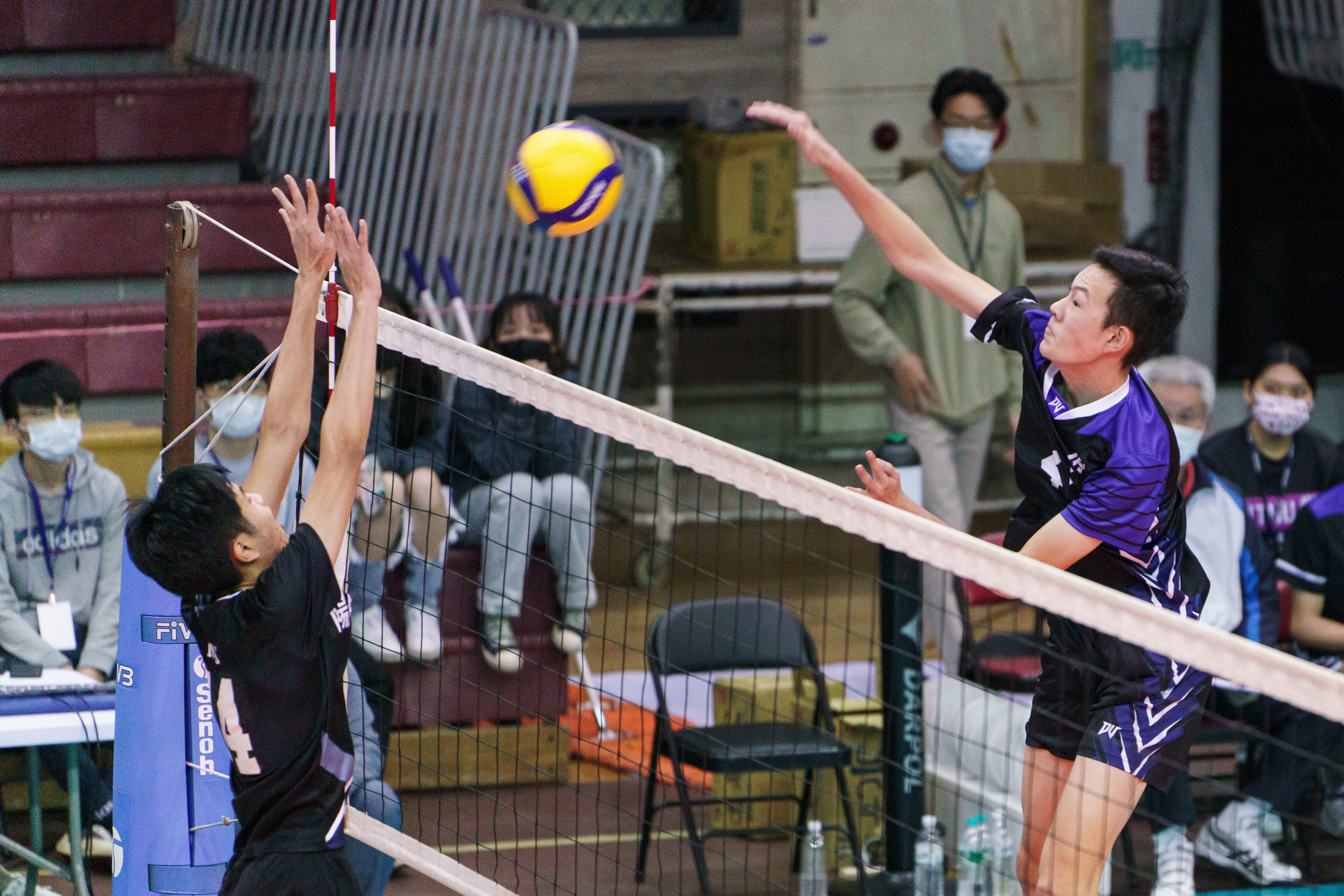 清華男排先馳奪點穩定軍心。（清華大學提供）