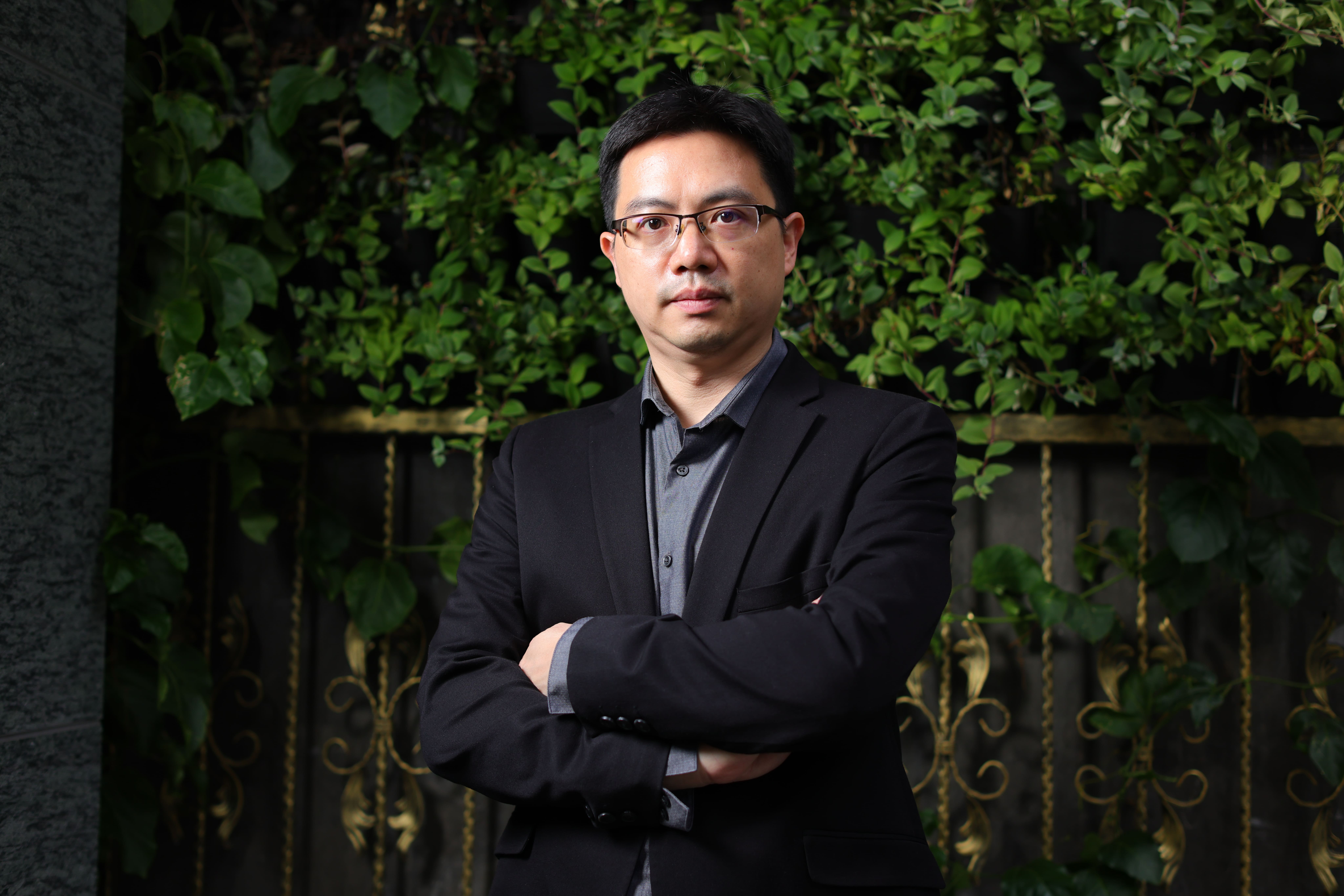 代理商泰德利的謝宜堃協理在酒業任職多年,同時也在自家品飲會擔任講師。