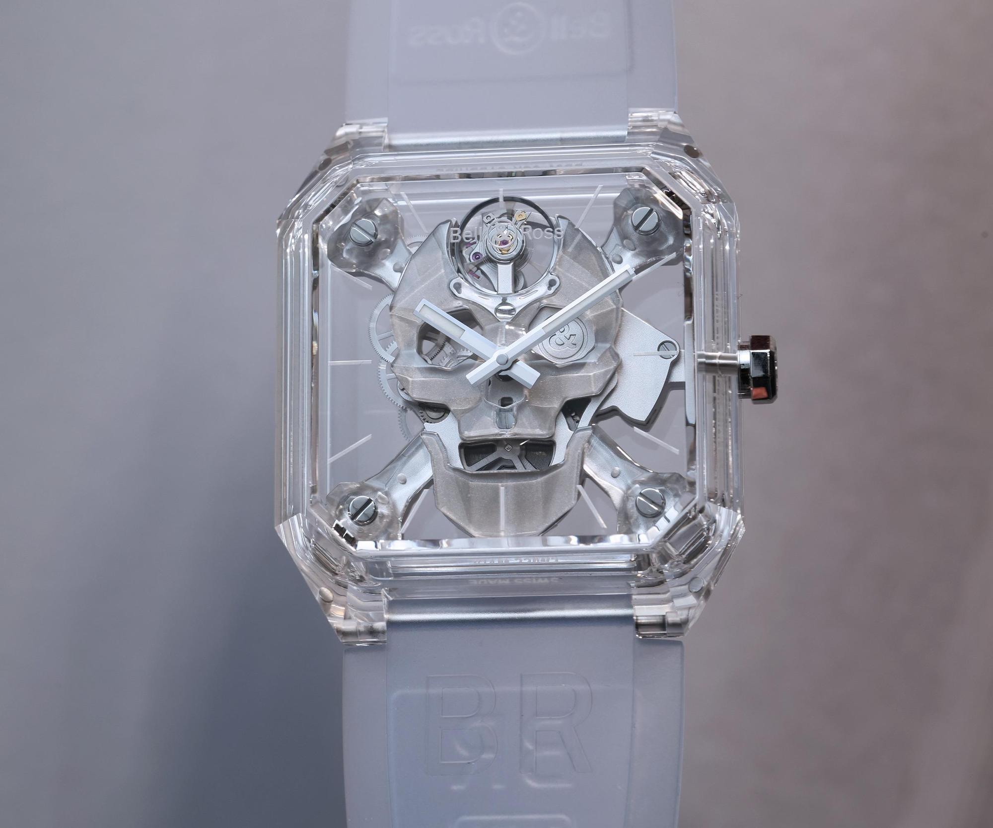 BR 01 Cyber Skull Sapphire，通透的錶殼與骷髏頭，讓人印象深刻。