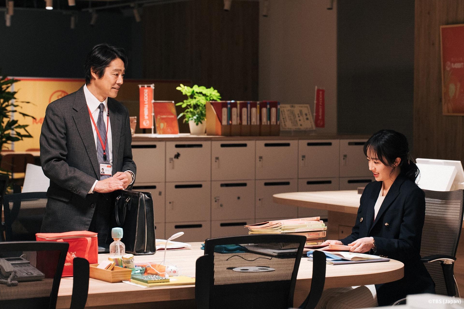 森田望智（右）走紅後作品邀約不斷，同時也參與堤真一主演的冬季日劇《妻子變成小學生。》。（friDay影音提供）