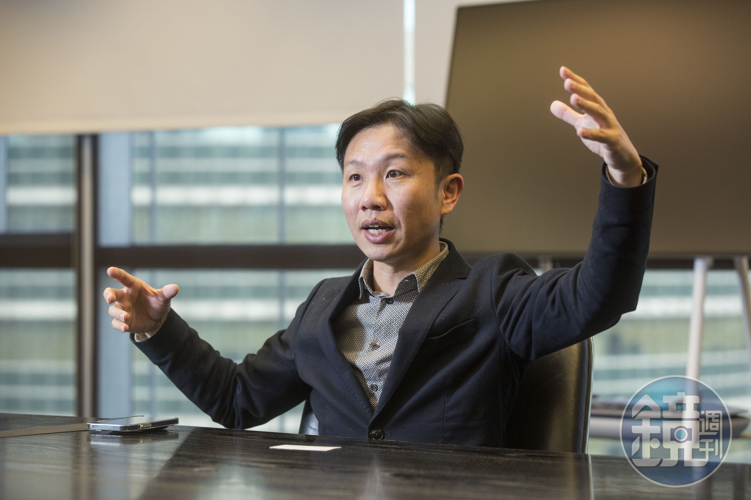 謝明修在學界鑽研量子電腦多年，在接任鴻海研究院量子所所長一職後，開始積極和業界合作，找出量子電腦在台灣的各式應用。