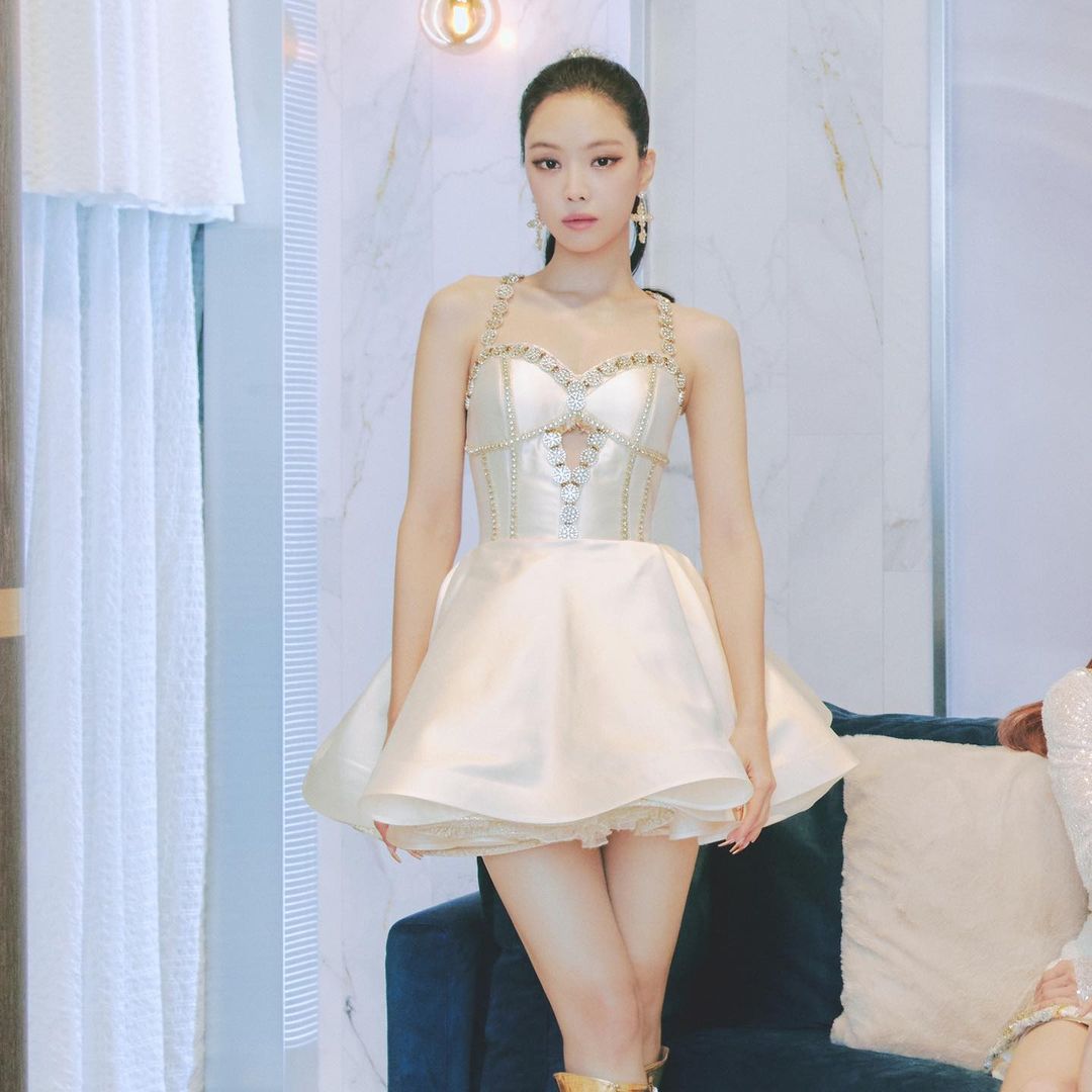 娜恩未參與APINK新歌〈Dilemma〉舞台宣傳活動。(翻攝自APINK IG)