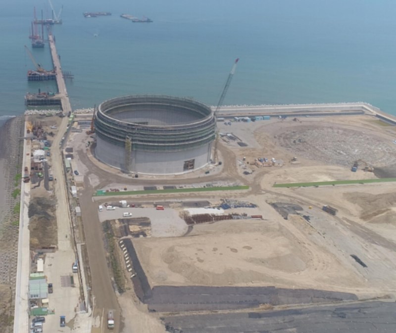 台灣中油表示，三接完工後，北中南將各有一座天然氣接收站，可兼顧供氣的區域平衡，就近提供天然氣給鄰近的燃氣電廠。（翻攝自中油官網）