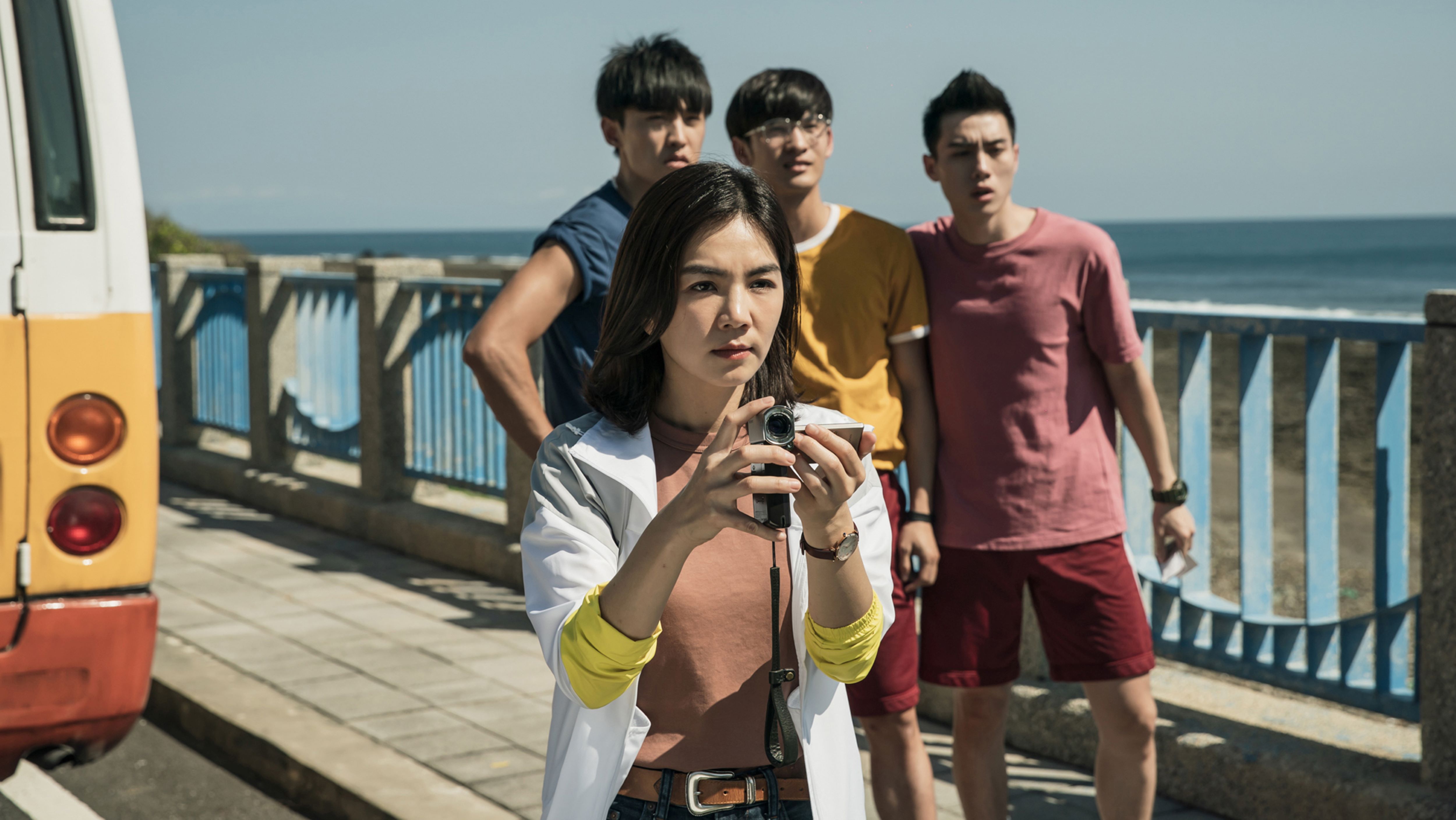 《野夏天》 敘述記者貼身跟訪一群跑隊少年的心路歷程。(群石國際提供)