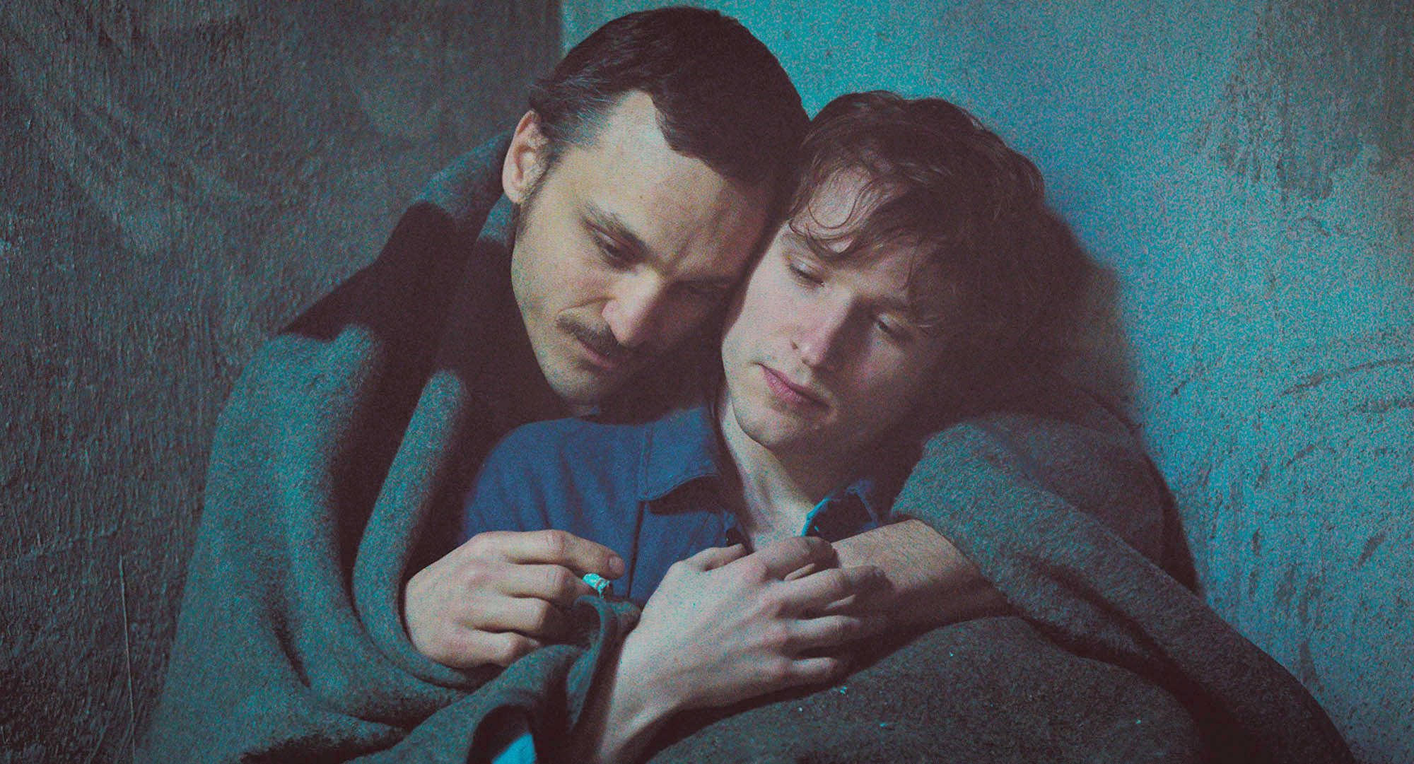 德、奧2大影帝法蘭茲羅戈斯基與喬治佛瑞德區因男男戀身陷囹圄，更在飽受壓抑的監獄中，產生一場刻骨銘心的激戀。（海鵬提供）