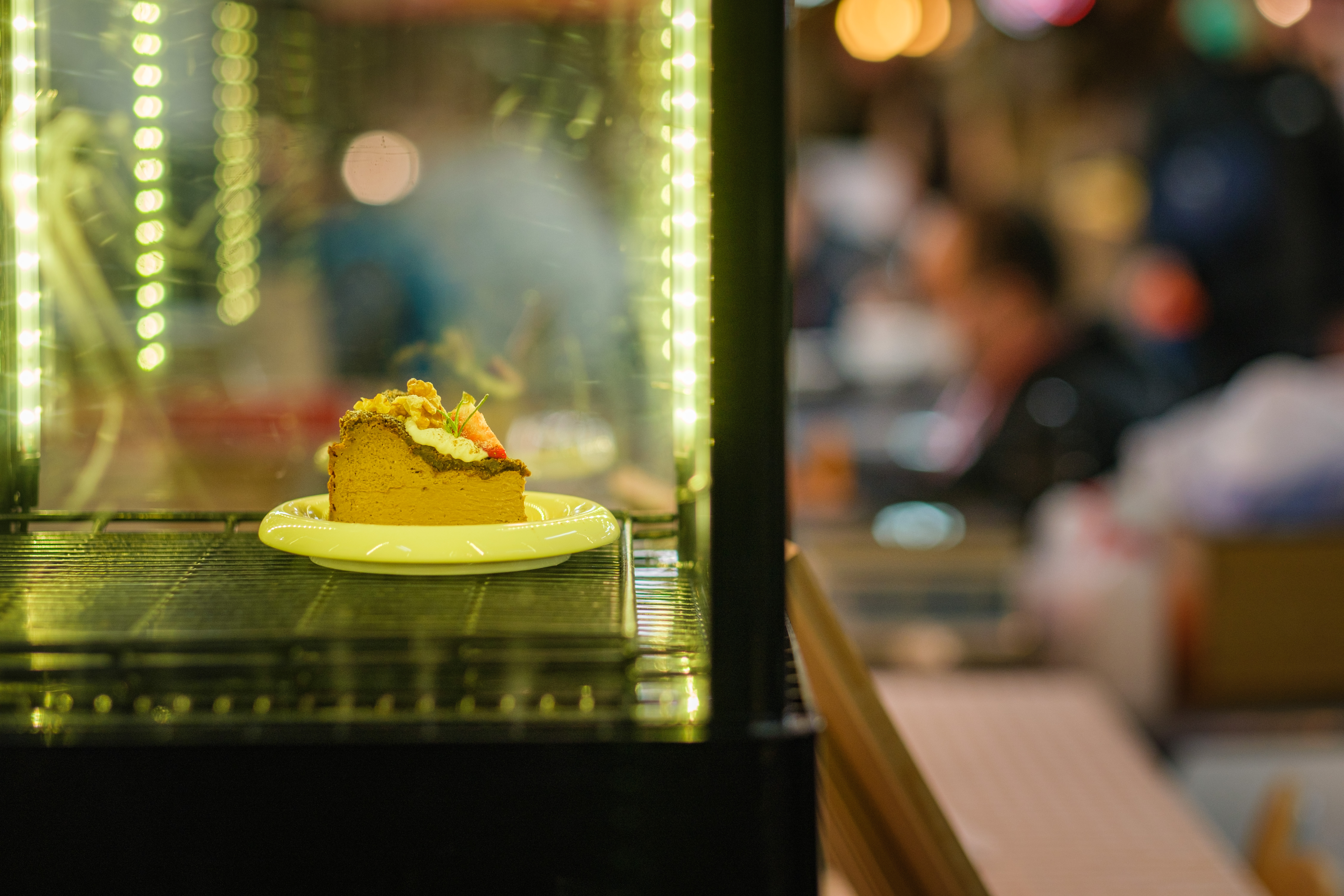 市場裡也有甜點店，中西合併的氛圍，存在於小小市場裡。