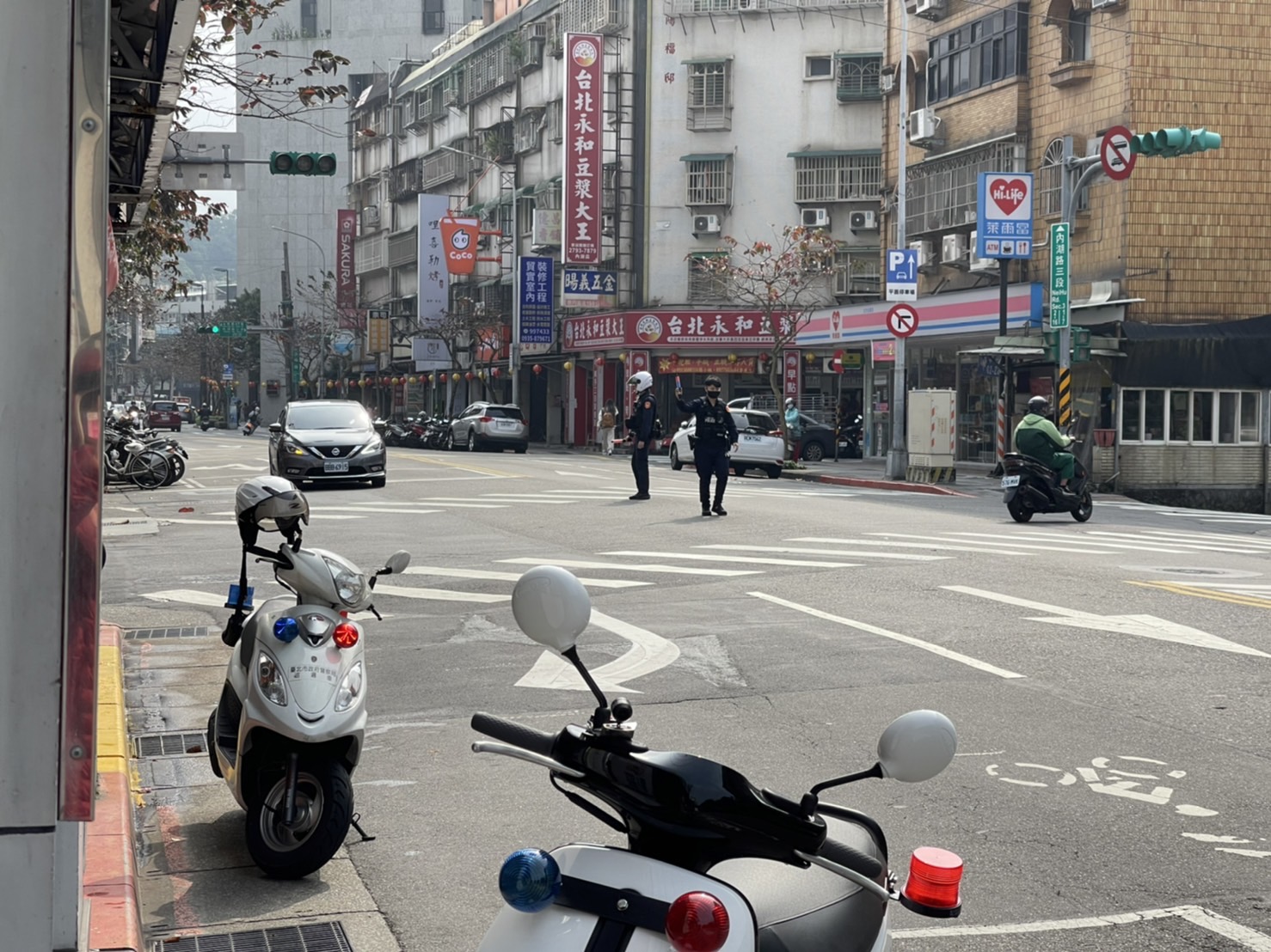 全台灣今天上午9點多無預警大停電。(讀者提供)