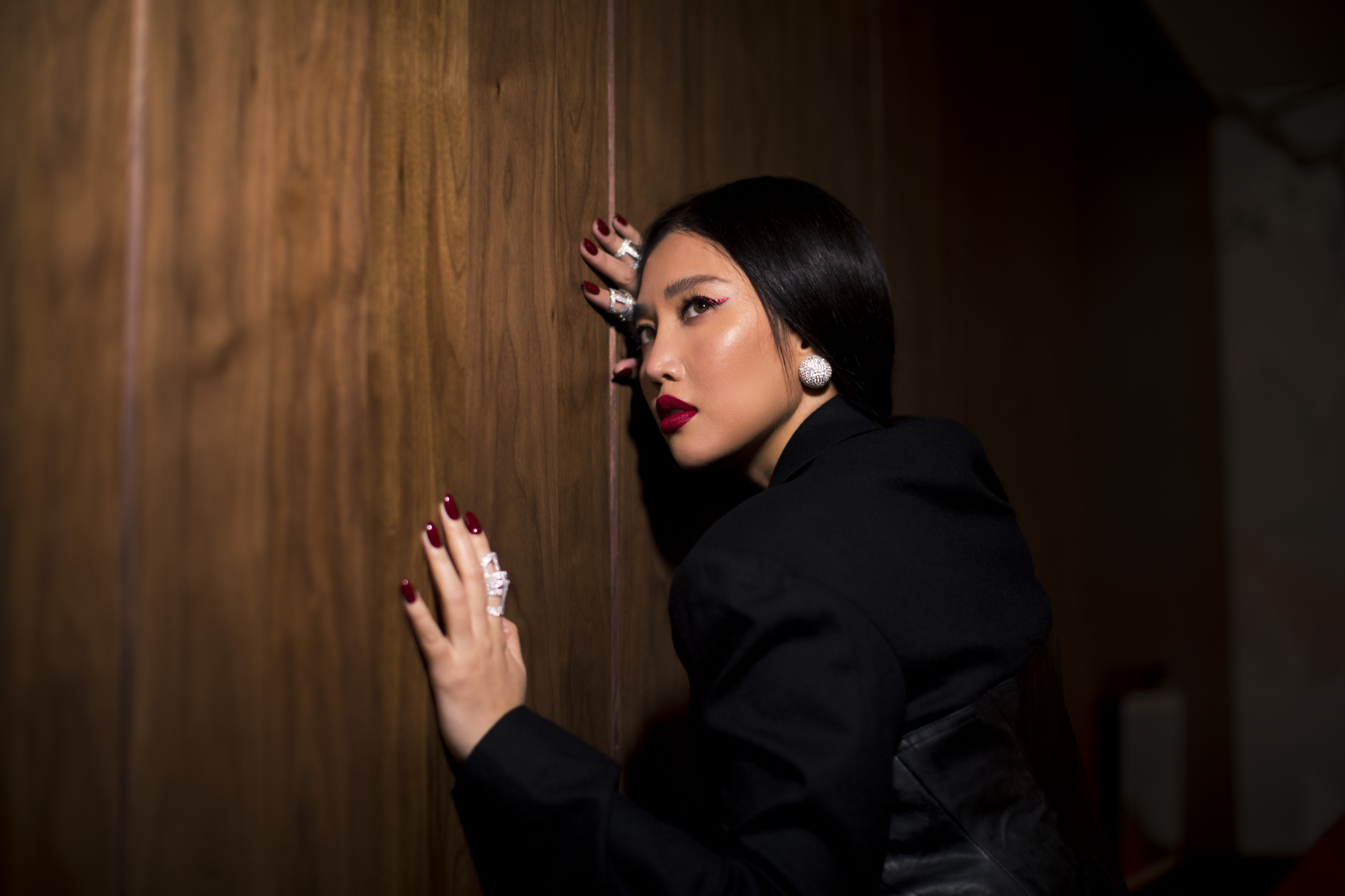 天生歌姬A-Lin睽違四年即將發行全新專輯 再推高難度全新情歌大作〈我怨〉。（索尼音樂）