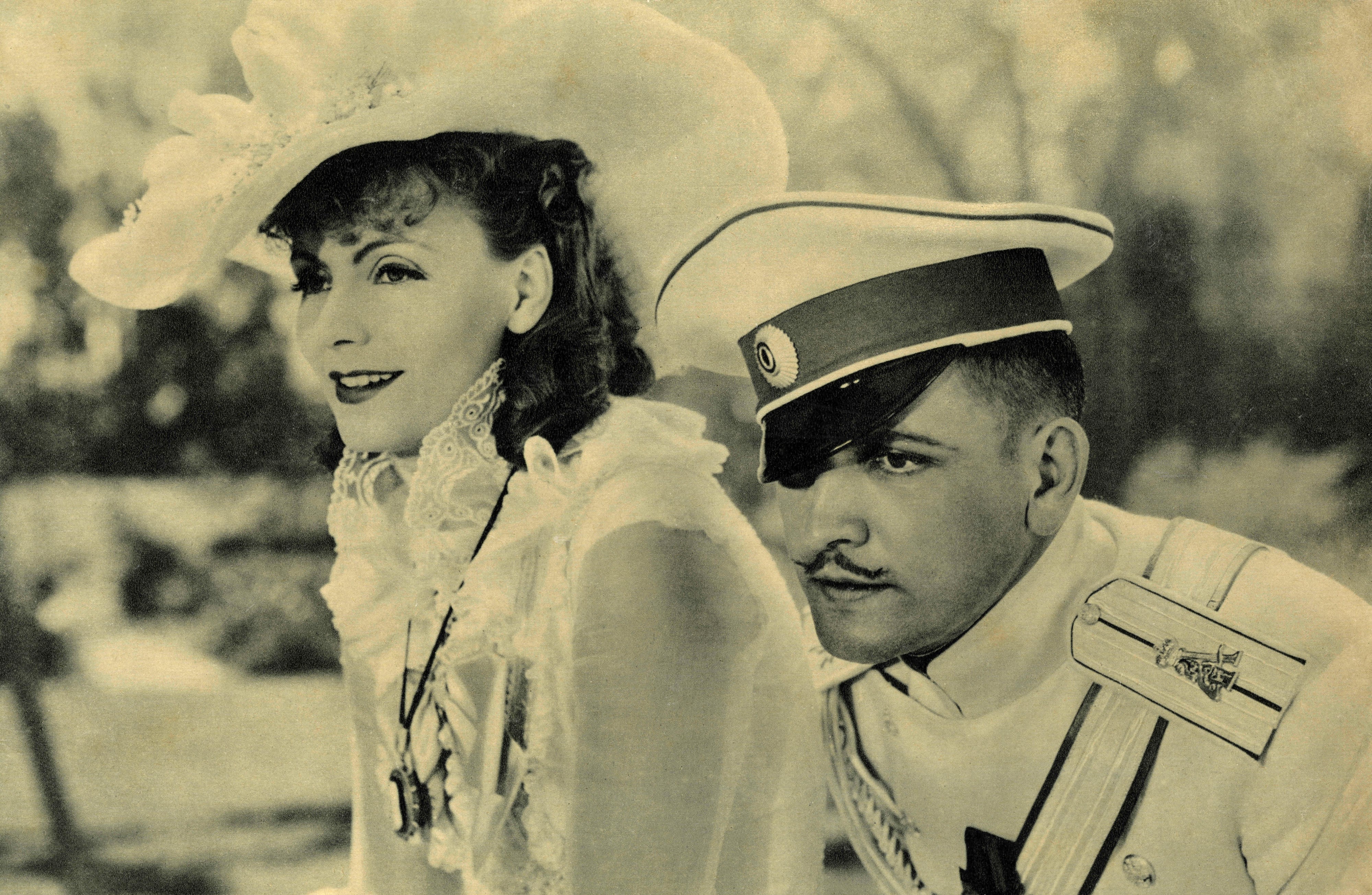 《安娜．卡列尼娜》曾多次被改編為電影或戲劇。圖為1935年米高梅電影公司出品電影《安娜．卡列尼娜》，安娜由葛麗泰．嘉寶飾演。（東方IC）