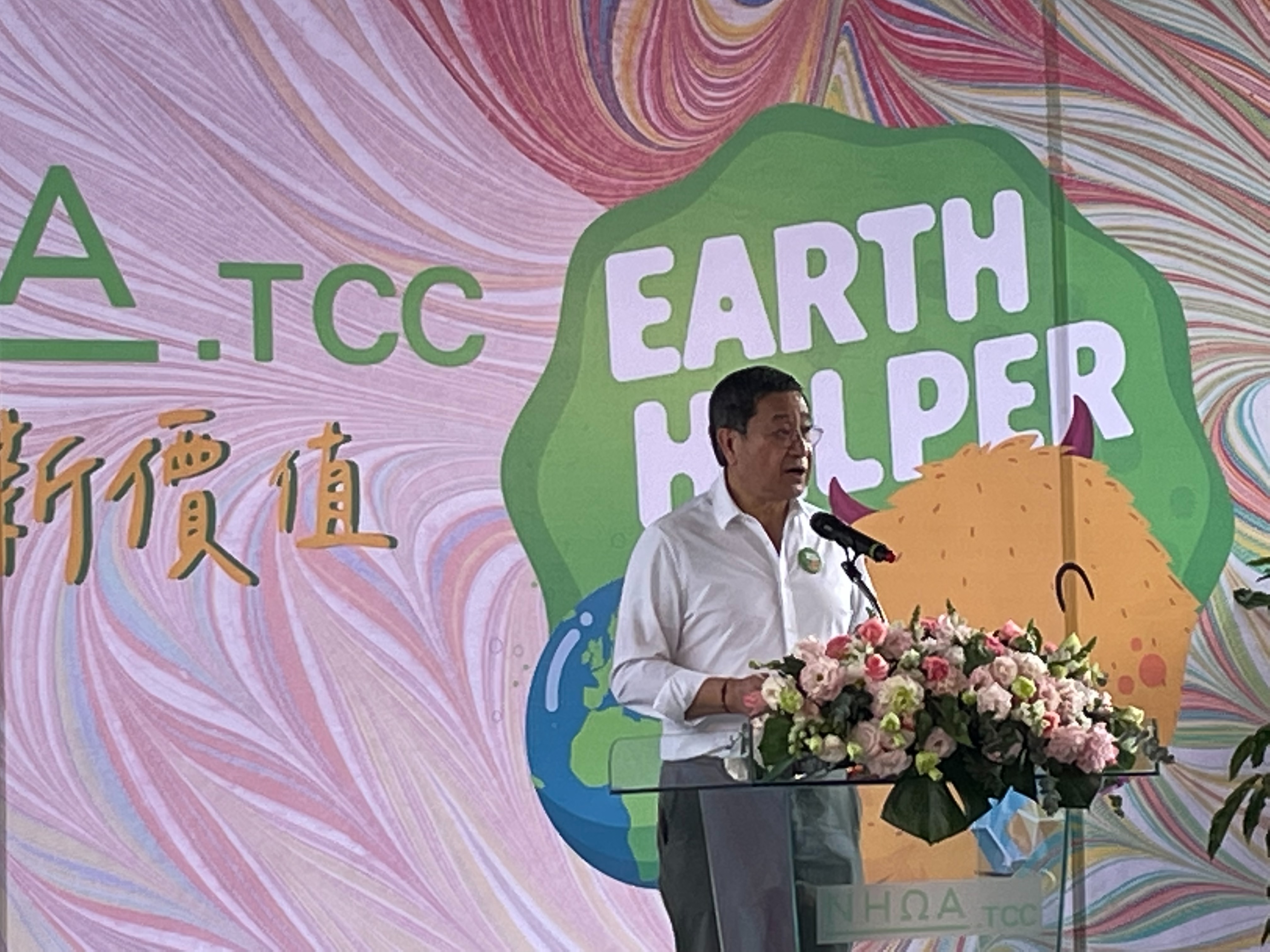 台泥董座張安平認為，飛宏未來可以透過台泥企業團歐洲的業務，學到一些東西。   