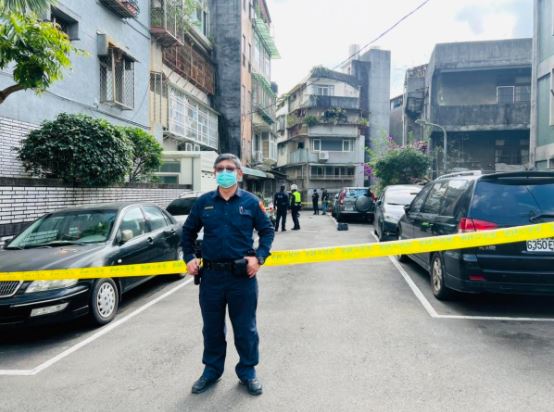 小三曾女不滿4年青春白白葬送，看到情夫護著正宮，她氣得拿刀猛砍情夫，隨後便自殘，想和情夫一同赴死。（警方提供）