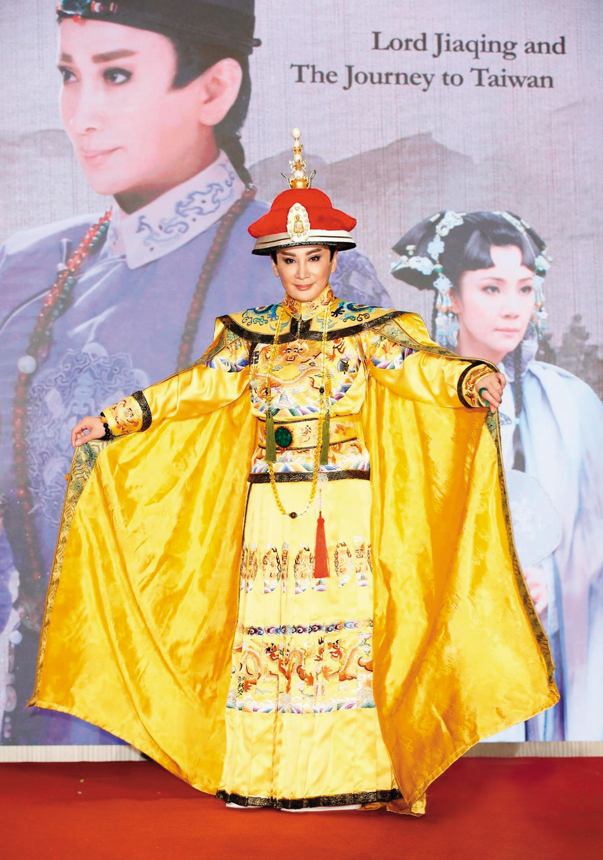 在《嘉慶君遊台灣》當製作人、演皇帝，為了宣傳，陳亞蘭連除夕都在跑活動宣傳。（蕭志傑攝）