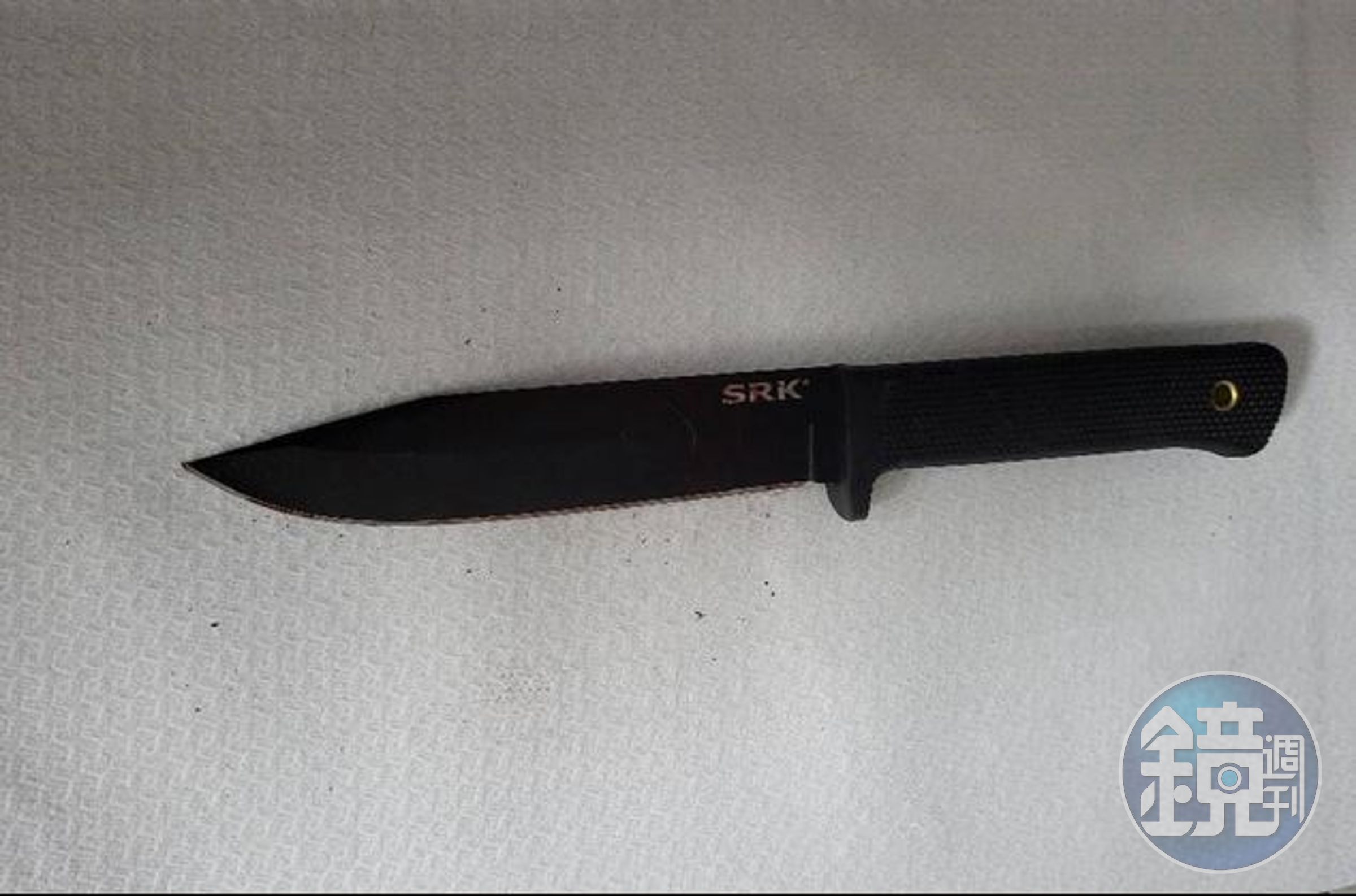 龔姓女大生持這把野外求生冷鋼刺刀，砍殺室友後畏罪輕生。（讀者提供）