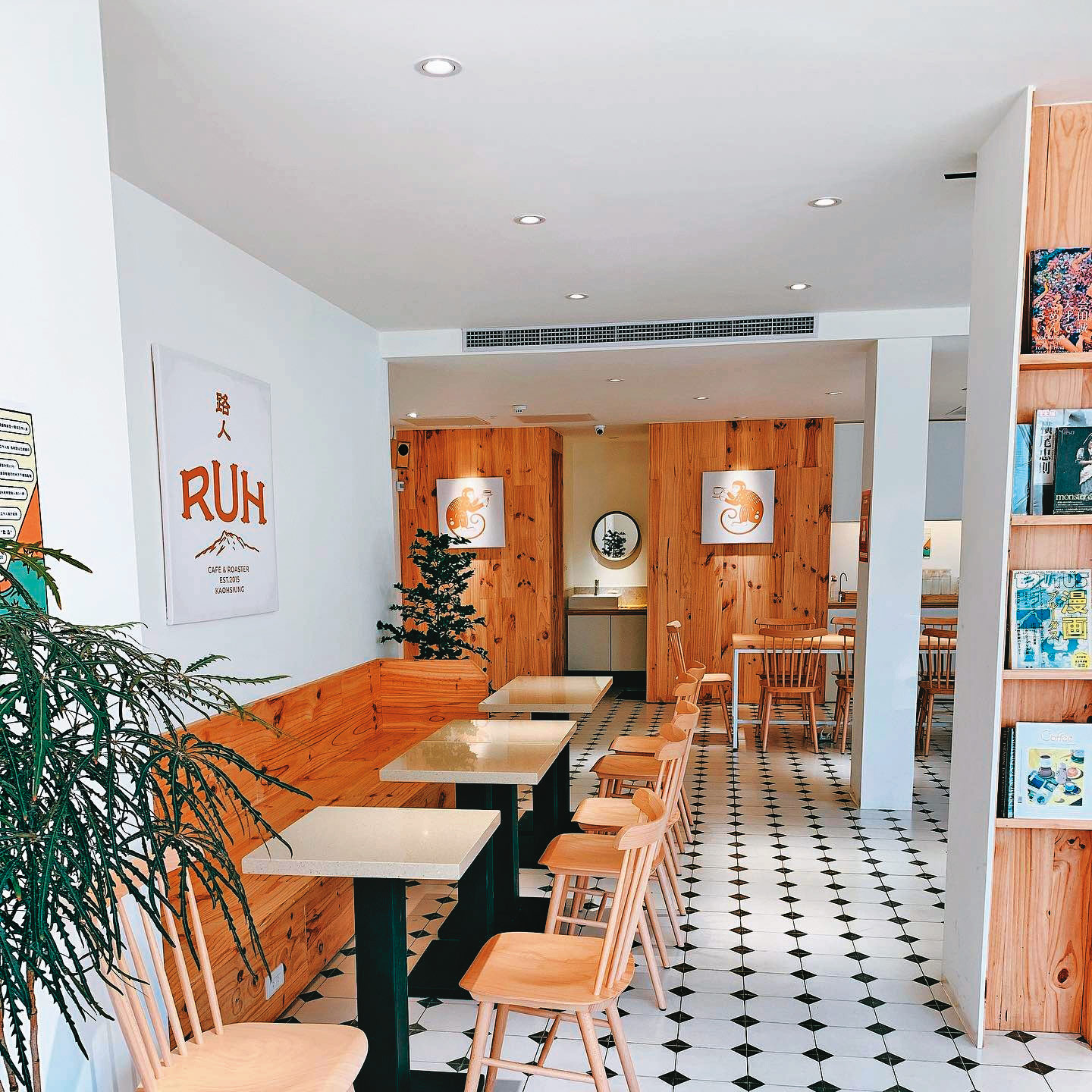 路人咖啡3號店,風格大不同,李耕豪說很難想像他也開了網美店。