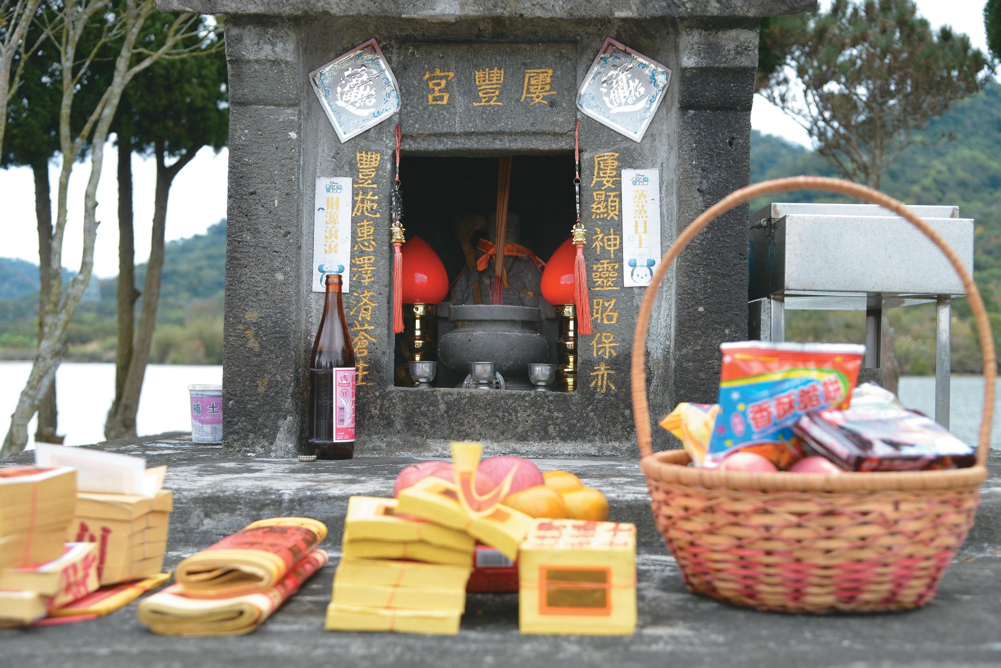 新福圳管理單位仍會定期登島祭拜、整理環境,體現對土地公信仰的重視。