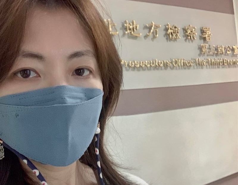 郭昱晴赴地檢署開庭。（翻攝自郭昱晴臉書）