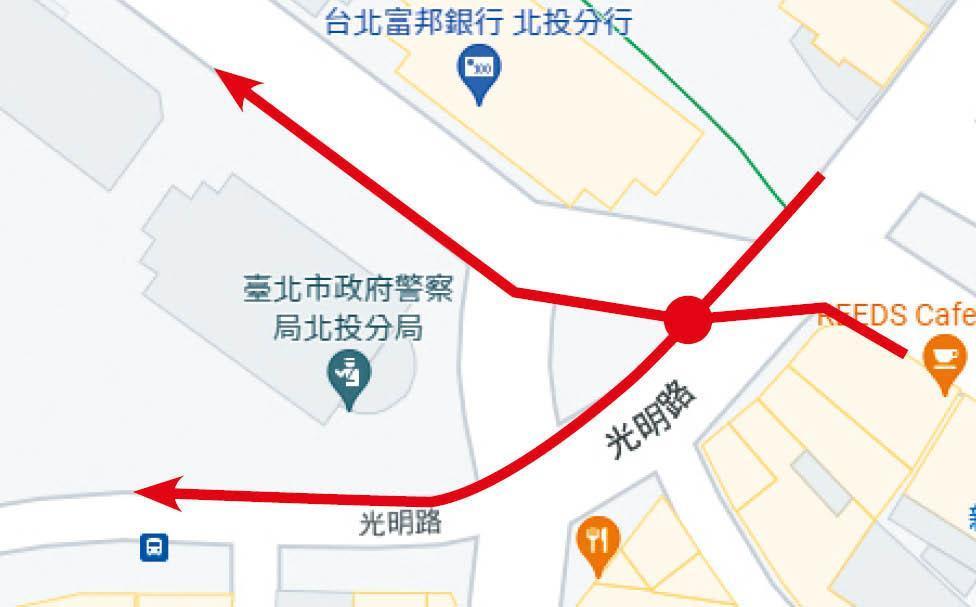 北投分局位處中央北路、光明路口,屬風水學上的「剪刀煞」。(翻攝Google Maps)